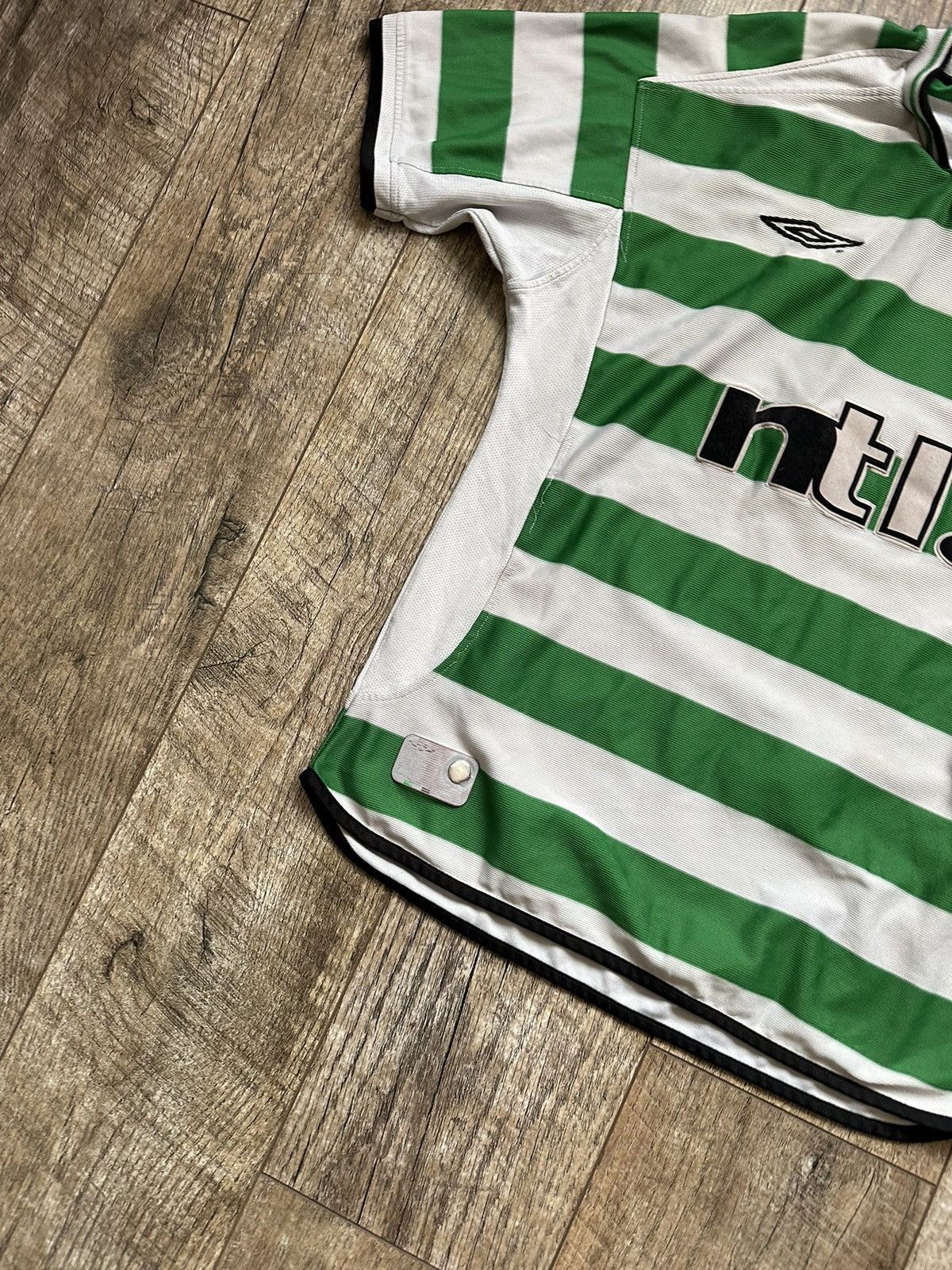 Umbro 2001/02 Umbro Celtic FC Distressed Vintage Home Jersey Size US L / EU 52-54 / 3 - 5 Thumbnail