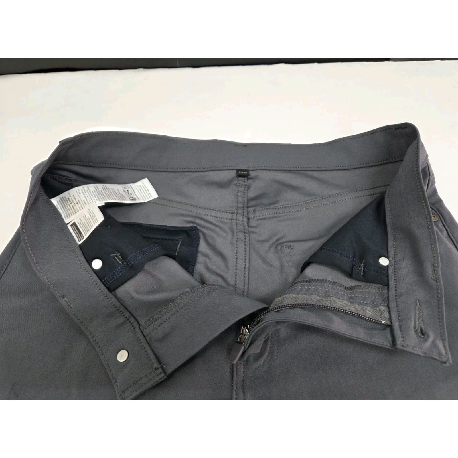 Levi's Levi's Mens 511 Slim Performance Tech Pants Grey 31/32 Slim Pockets Zip Back Pocket Lightweight Comfort 100% Polyester Regular Tapered Knit Size US 31 - 4 Thumbnail