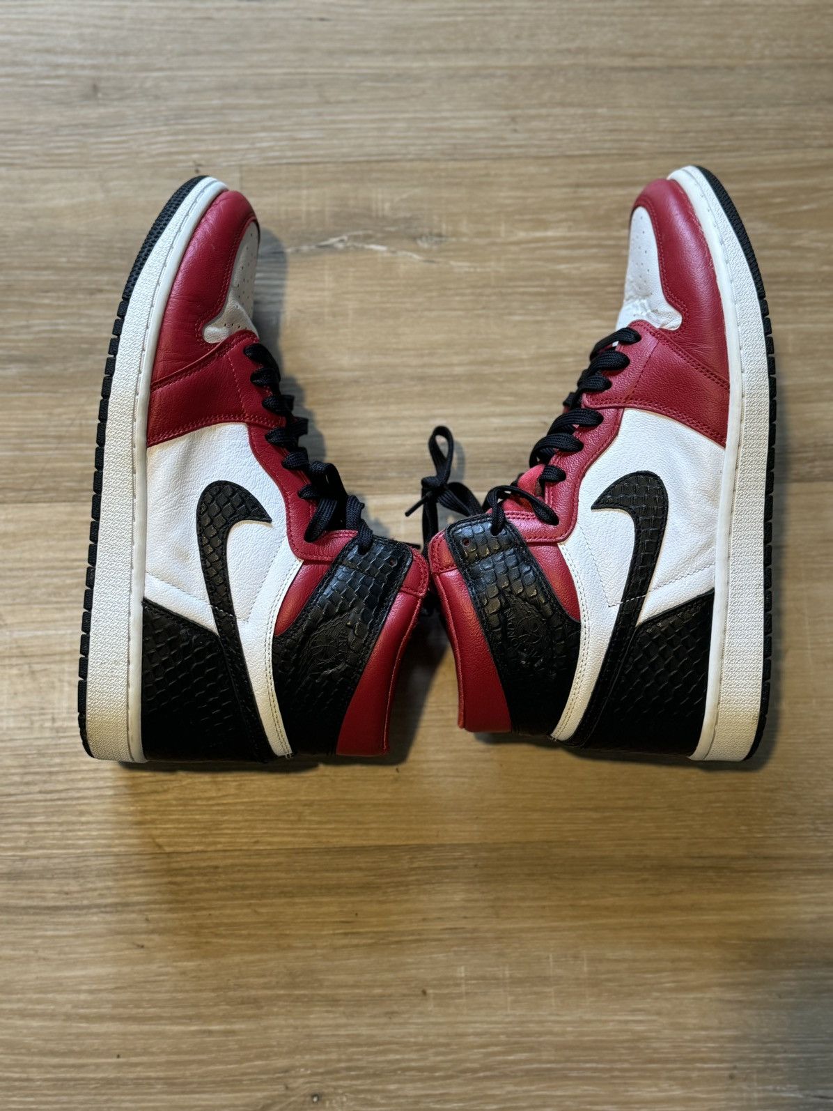Jordan Brand JORDAN 1 Retro High Size US 10 / EU 43 - 1 Thumbnail
