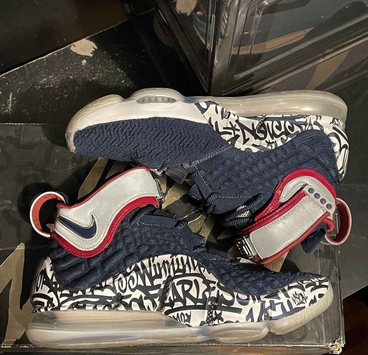 Nike Lebron 17 graffiti navy blue Size US 8.5 / EU 41-42 - 11 Thumbnail