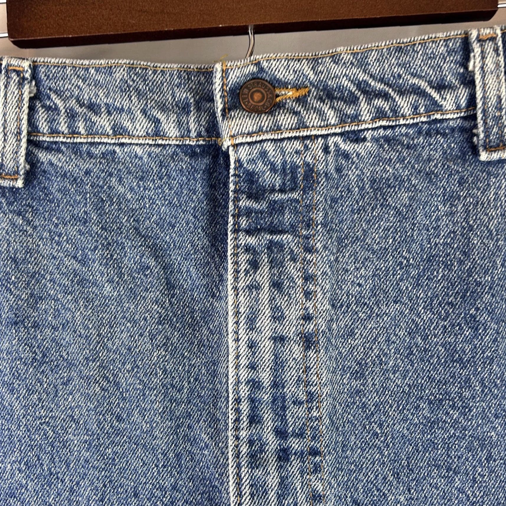 Levi's VINTAGE Levi's 505 Jeans Mens 44x32 Denim Made in USA Zip Fly Straight Leg 90s Levi's 505 Mens Jeans Regular 44 W32 Blue Denim US Vintage 1990s Size US 44 / EU 60 - 3 Thumbnail