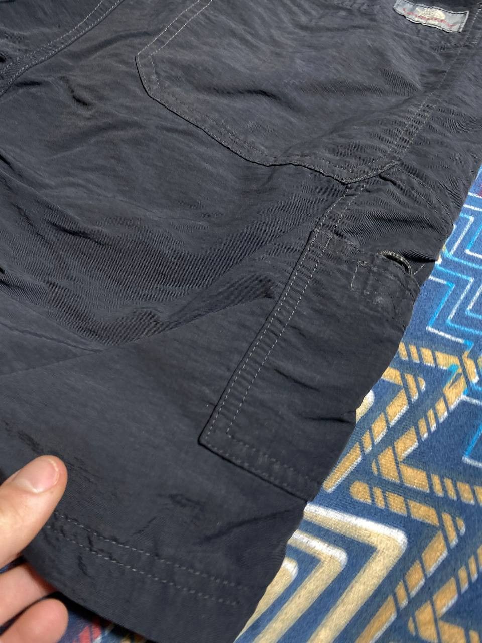 The North Face × Vintage Vintage Y2K The North Face Embroidered Logo Cargo Shorts Size US 30 / EU 46 - 17 Thumbnail