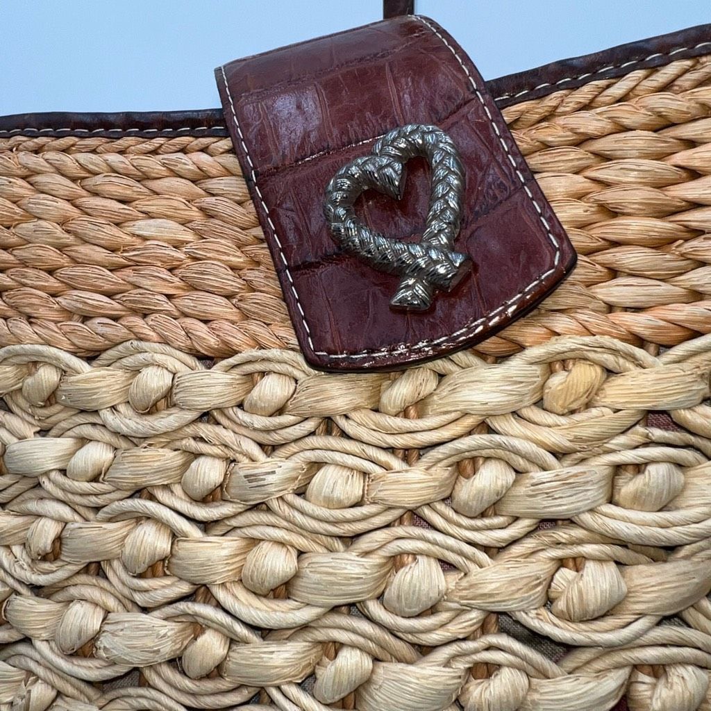 Brighton Brighton Vintage Straw and Wicker Shoulder Bag with Wicker Brighton Heart Bag Charm **see pics and description Size ONE SIZE - 4 Thumbnail