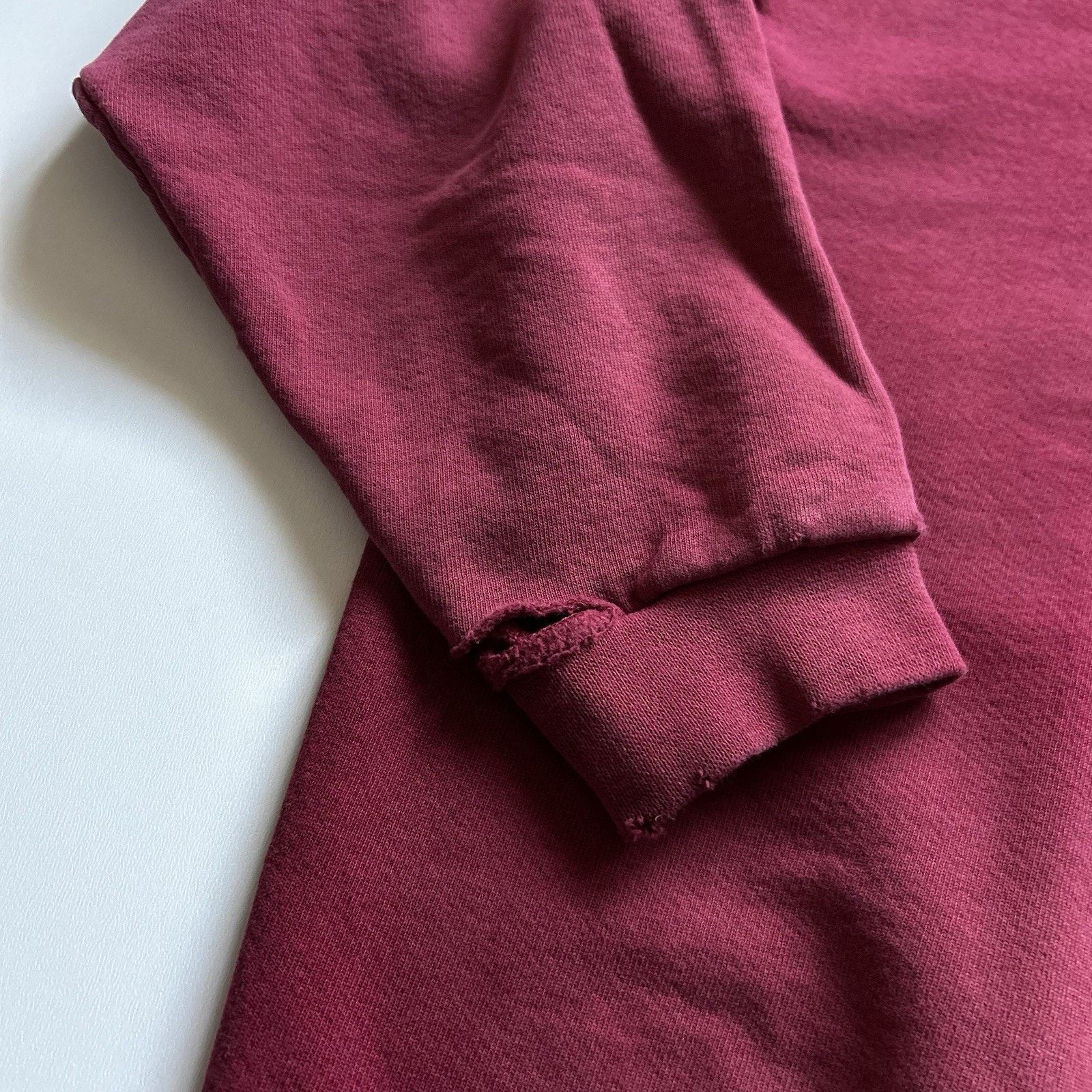 Nike Vintage 90s Nike Crewneck Tonal Swoosh Burgundy Red Medium Size US M / EU 48-50 / 2 - 4 Thumbnail