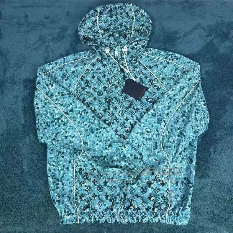 Louis Vuitton Louis Vuitton Fw23 logo full-print hooded long-sleeved jac Size US M / EU 48-50 / 2 - 1 Thumbnail