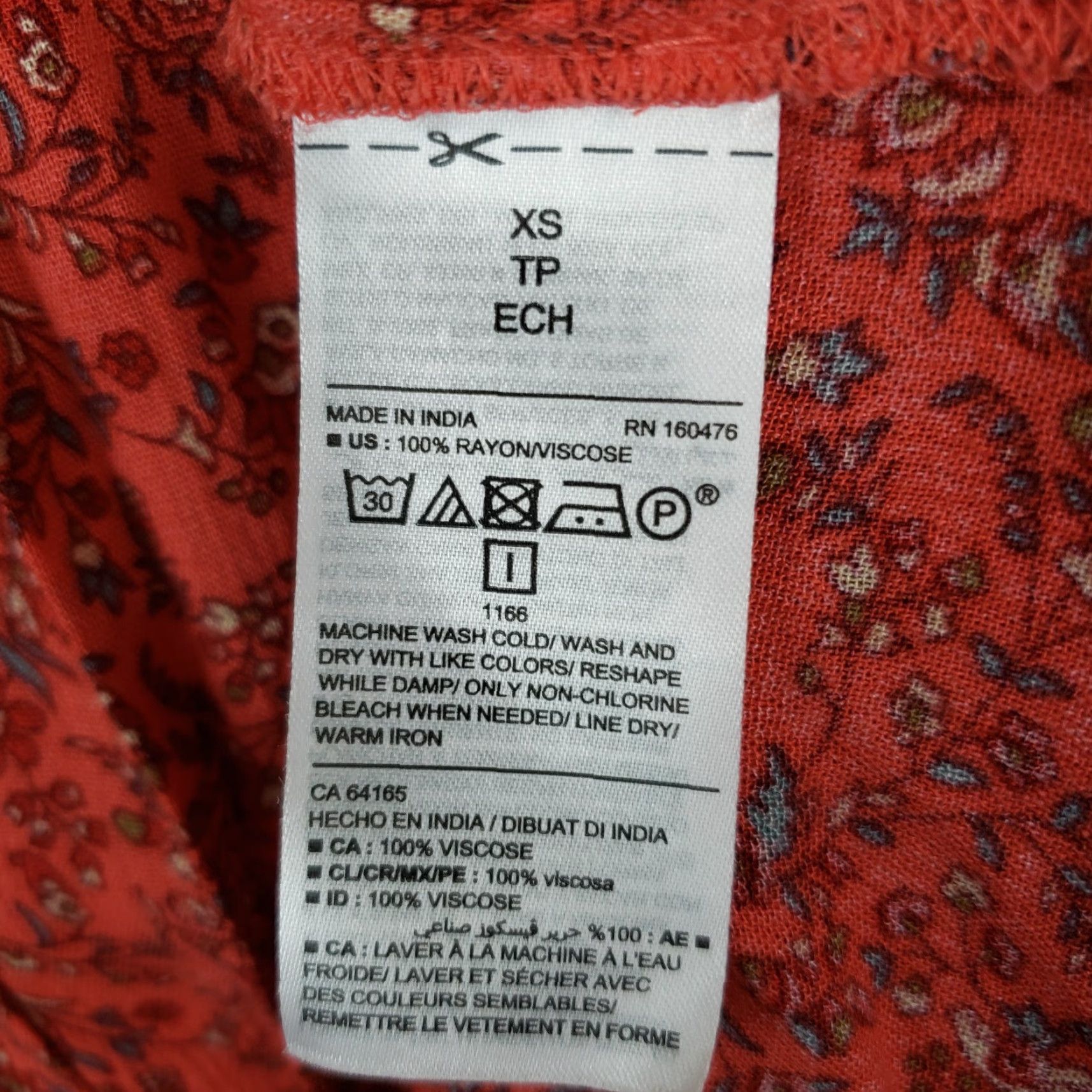 Old Navy **Red Floral Off the Shoulder Top Size XS Women's Rayon** User: Red Floral Off the Shoulder Top Size XS Women's Rayon Size XS / US 0-2 / IT 36-38 - 4 Thumbnail