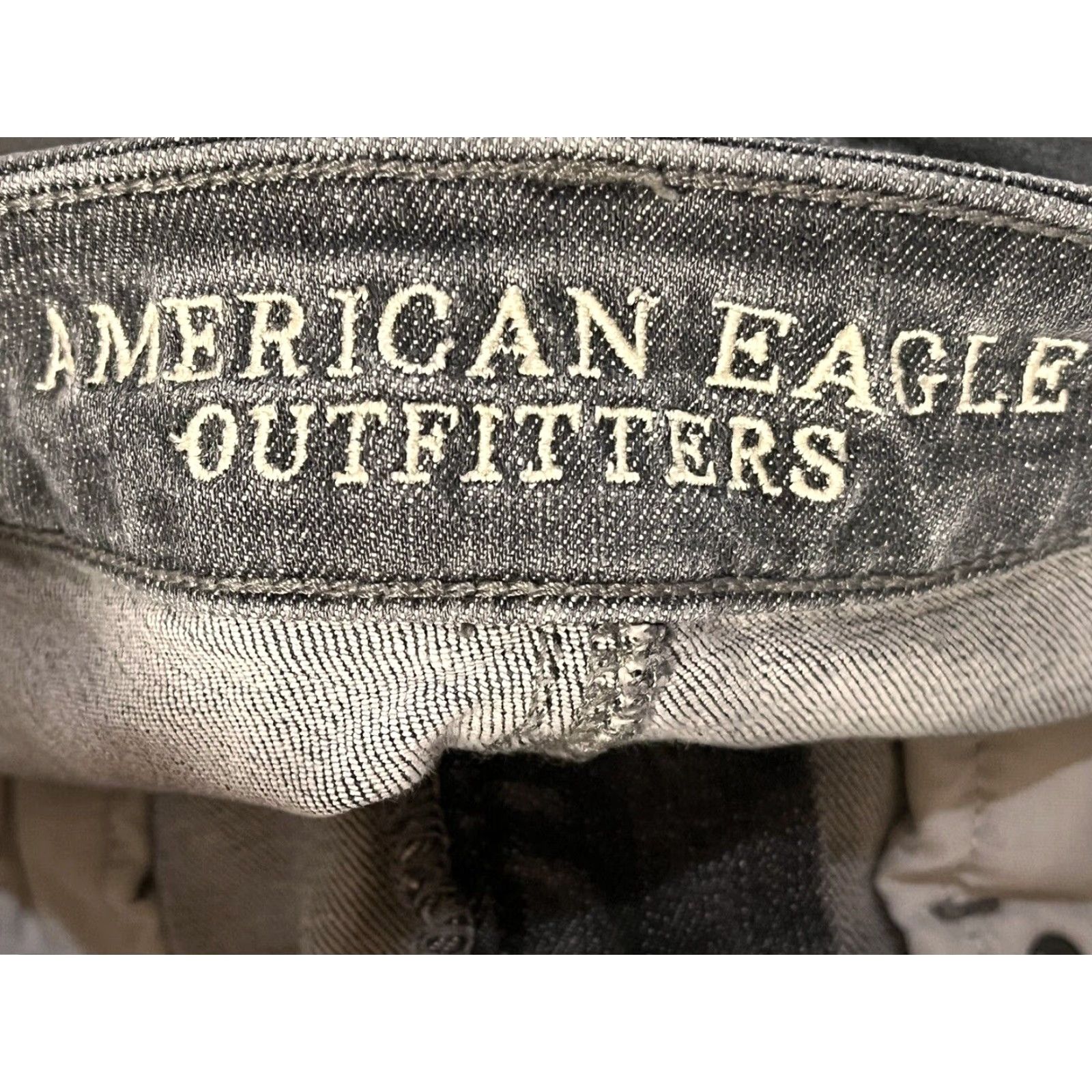 American Eagle Outfitters VINTAGE American Eagle Outfitters Hi Rise Festival Shorts 4 Women Gray Studded Cut-Offs 3" Inseam Womens Size 4 Size 27" / US 4 / IT 40 - 4 Thumbnail