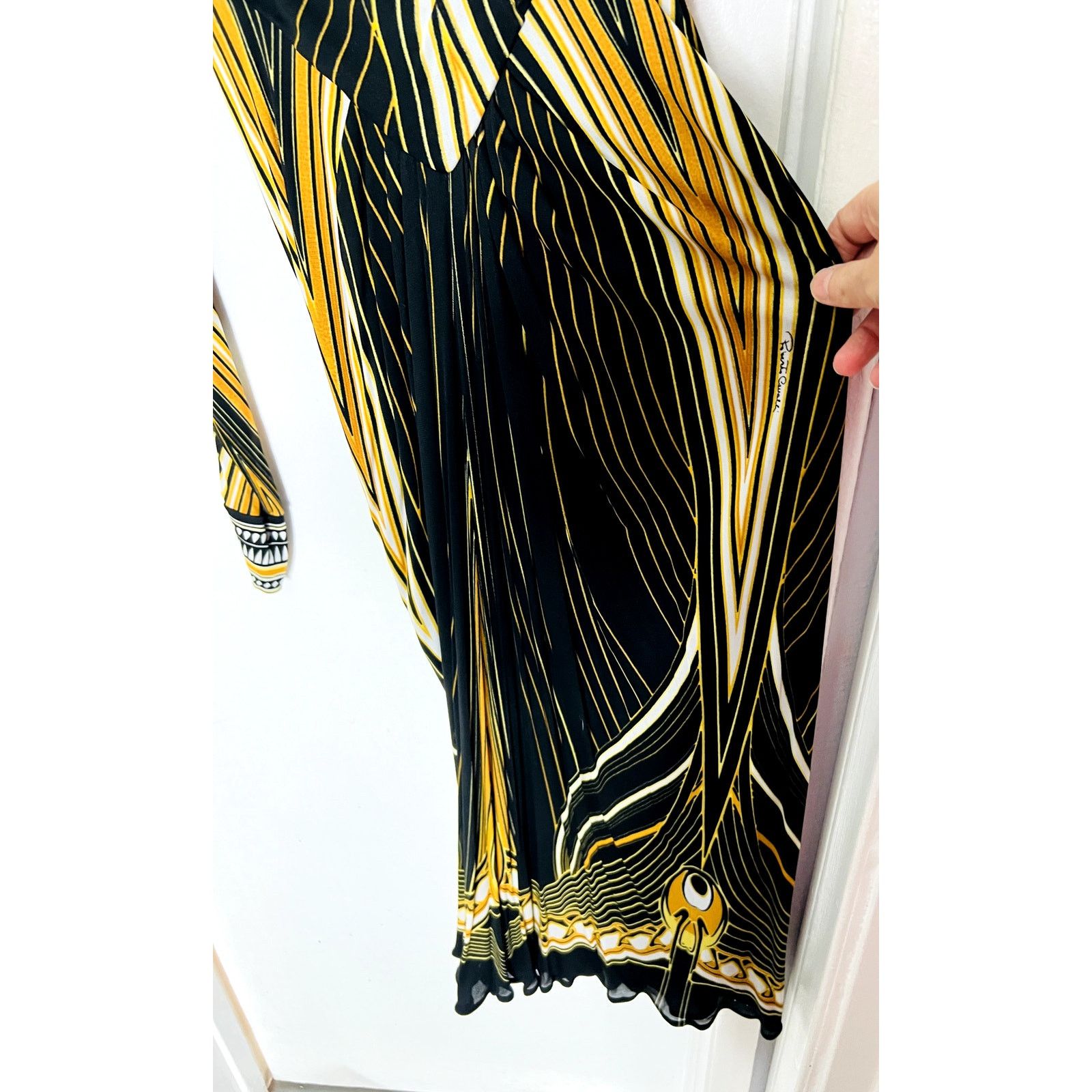 Roberto Cavalli Roberto Cavalli 2007 black gold printed Egyptian dress Sz 40 Size S / US 4 / IT 40 - 18 Thumbnail