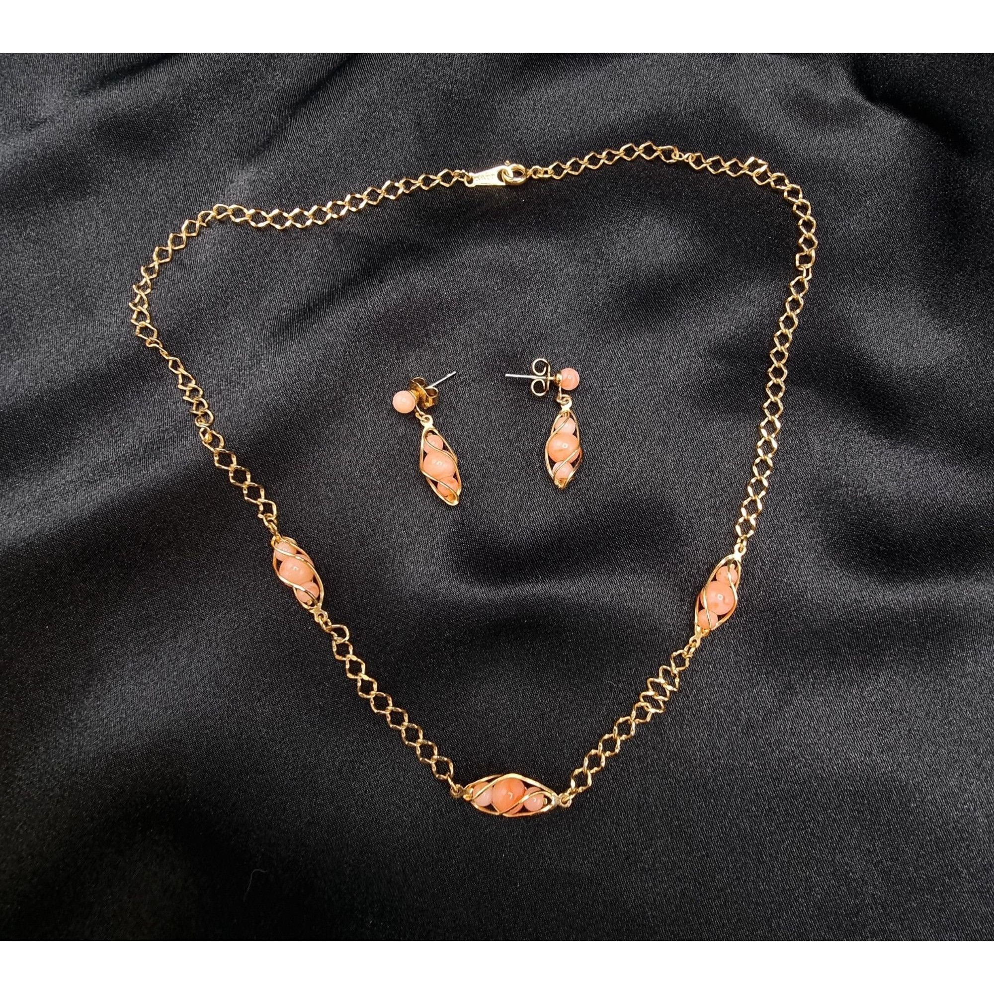 Vintage Vintage AVON 1990s Gold Tone Chain Necklace & Earrings Set W Size ONE SIZE - 3 Thumbnail