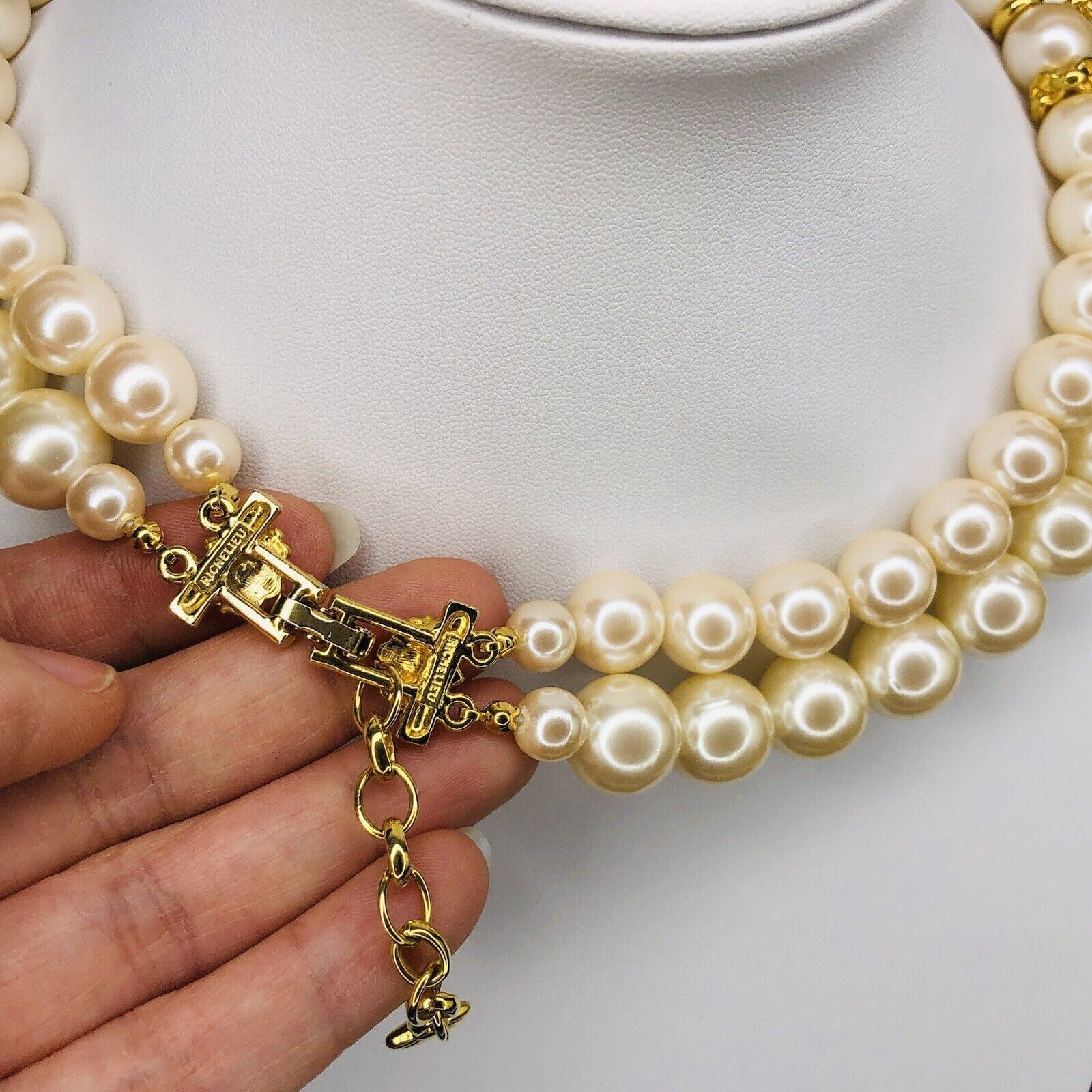 Other VTG Richelieu 2 Strand Chunky Faux Pearl Gold Tone Choker Size ONE SIZE - 7 Thumbnail