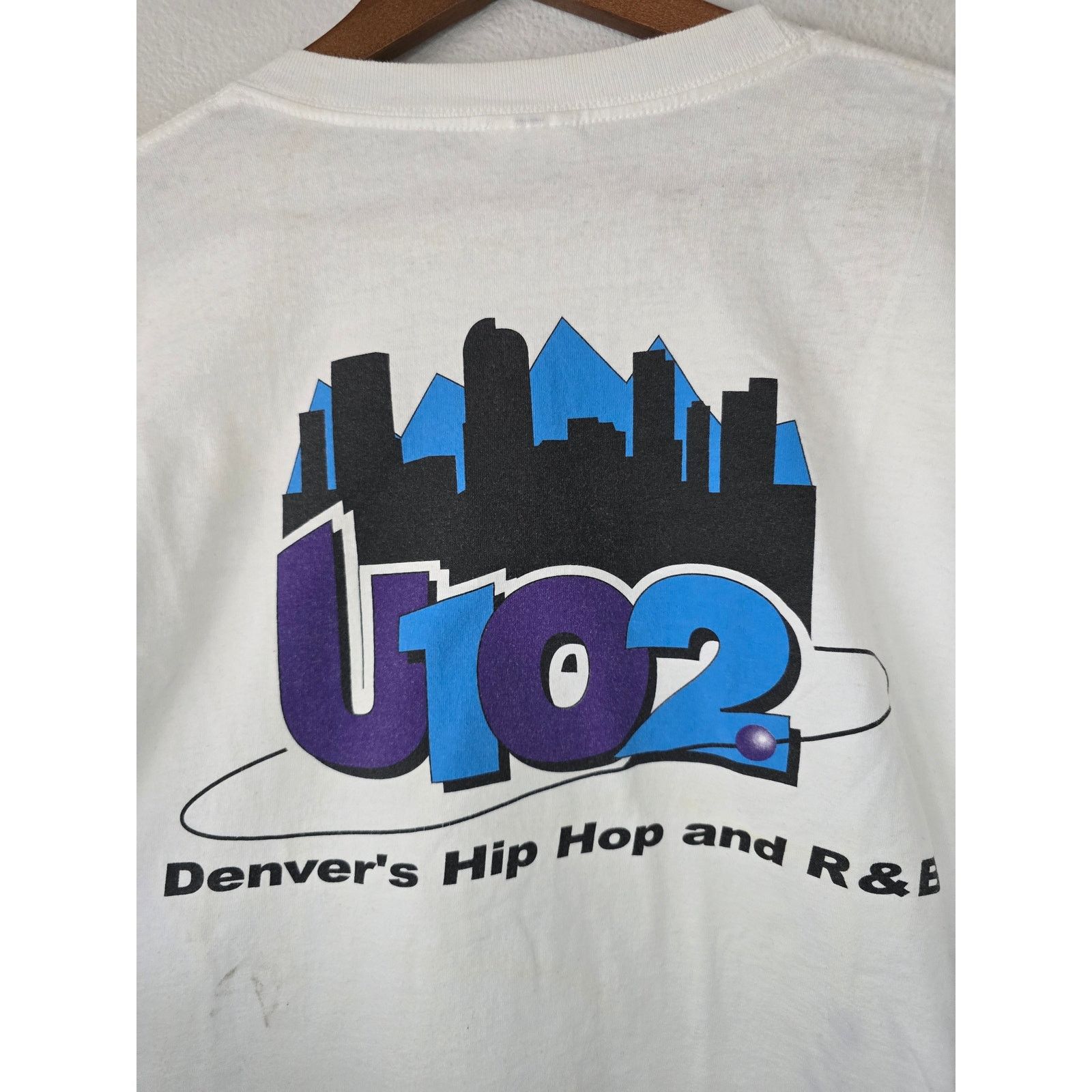 Gildan Vintage Radio Shirt U102 Denvers Hip Hop & R&B White XXL Tee Size US XXL / EU 58 / 5 - 2 Thumbnail