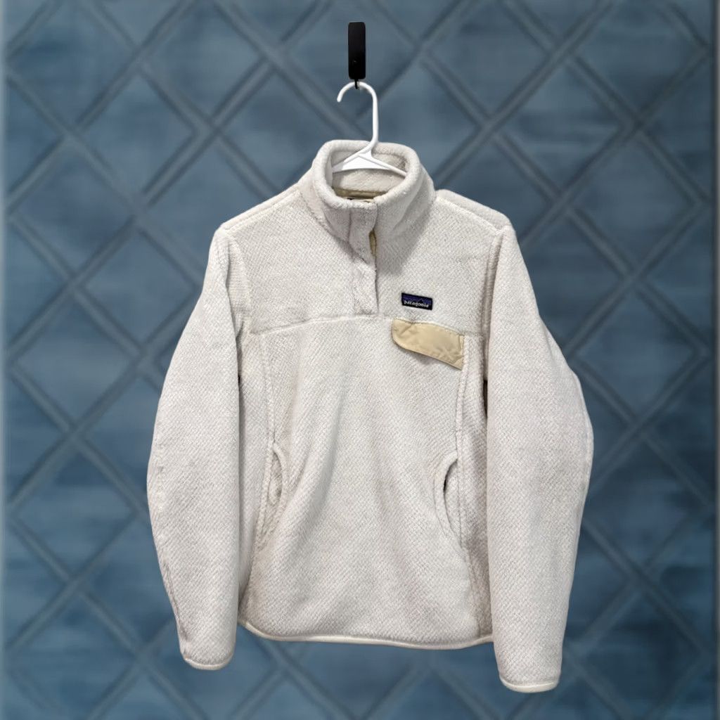 Patagonia Patagonia Women's Medium White Fleece Pullover Sweater Snap-T Outdoor All Seasons Size M / US 6-8 / IT 42-44 - 1 Thumbnail