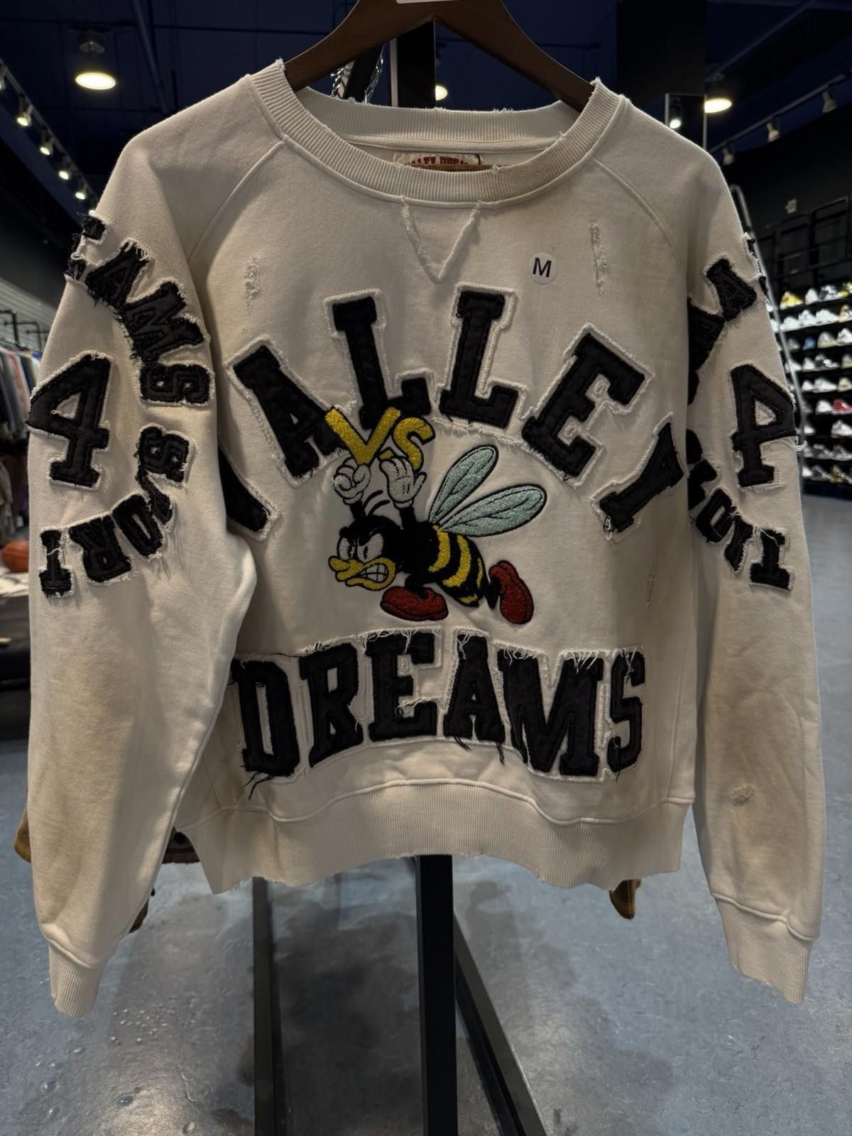 Other Insignia Crewneck Size Medium, Brand New Valley Dreams White Size US M / EU 48-50 / 2 - 3 Thumbnail