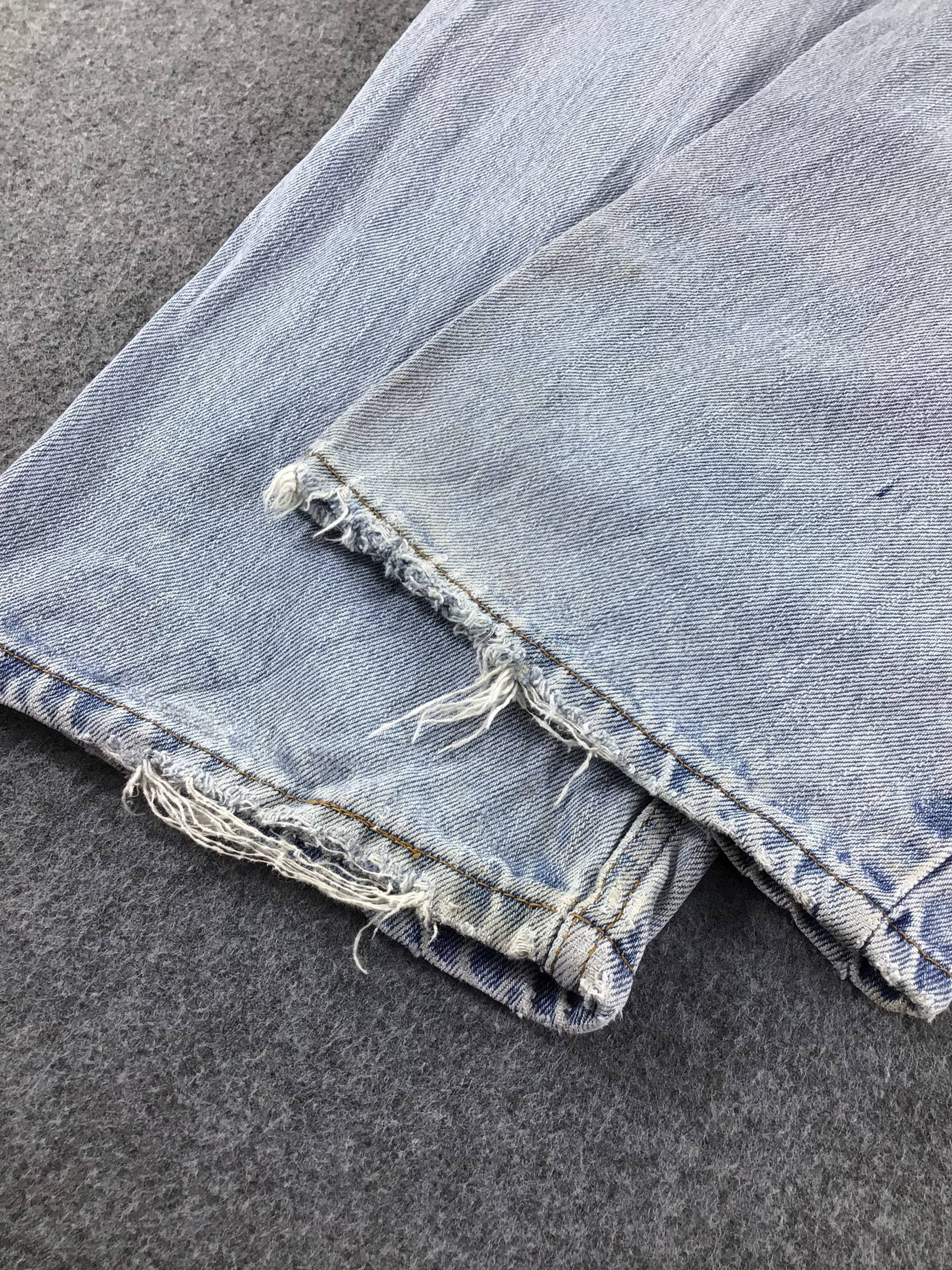 Levi's Vintage Levis 505 Jeans Light Wash Denim -J578 Size US 35 - 6 Thumbnail