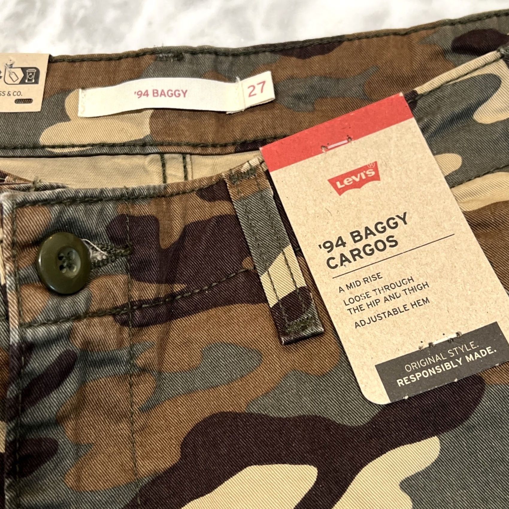 Levi's Levi's Women ‘94 Baggy 27x30 Camo Cargo Mid Rise Loose Hip Thigh Adjust Hem NWT Jeans Women Regular 31 Inseam Grape Leaf Emily Camo) Size ONE SIZE - 6 Thumbnail