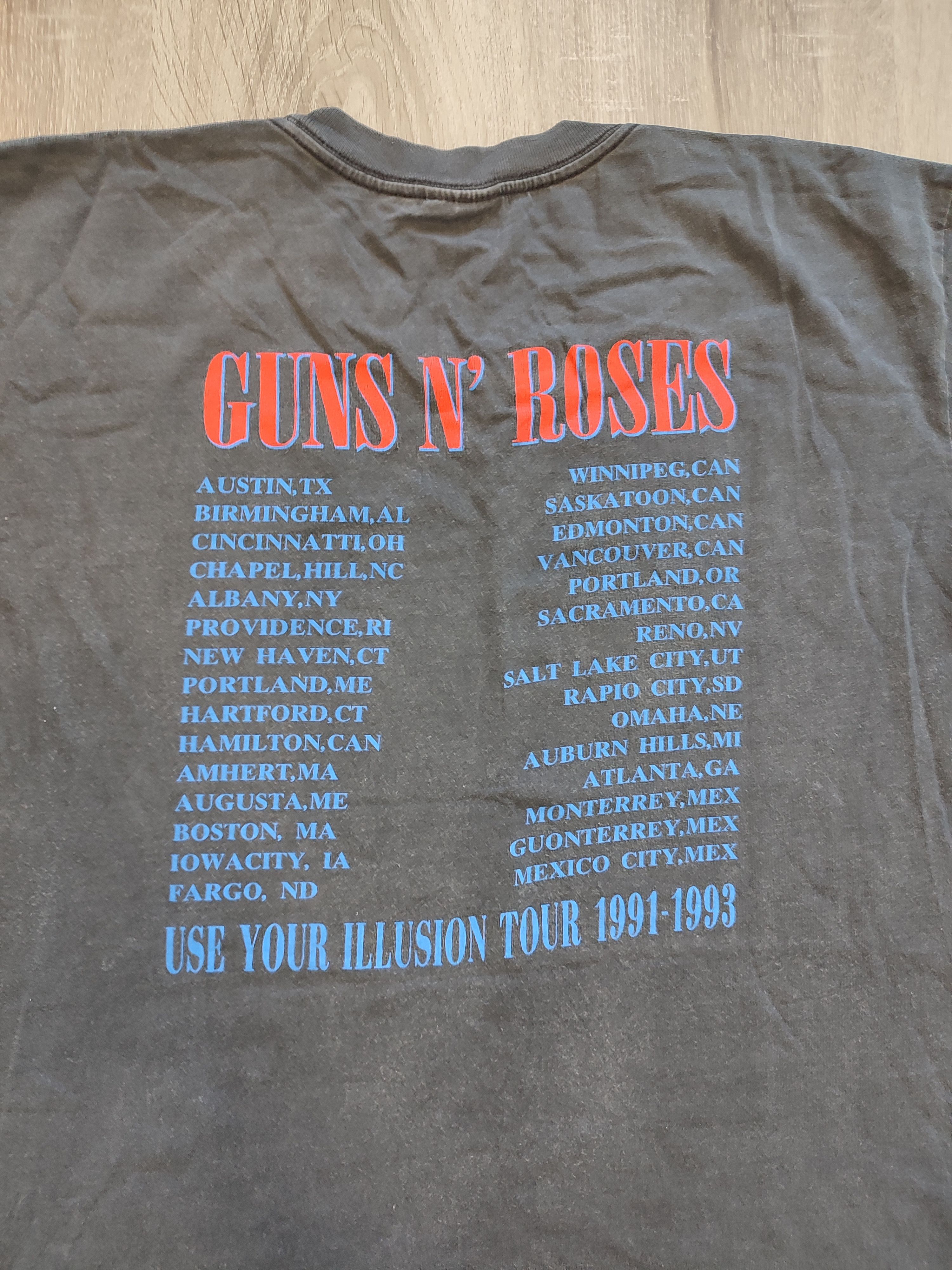 Vintage Guns N' Roses Guns N Roses Use Your Illusion tour T Shirt Size US XL / EU 56 / 4 - 10 Thumbnail