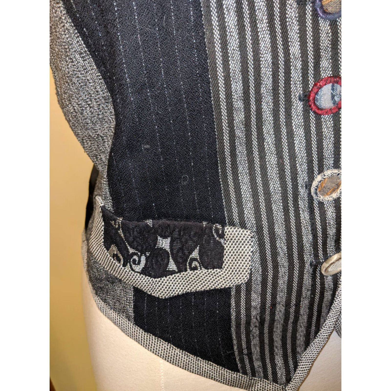 Vintage VINTAGE 90s Brannan Studio Art Deco Black & White Vest Medium Quilted Buttoned Women Casual Mens Womens Girls Size M / US 6-8 / IT 42-44 - 5 Thumbnail