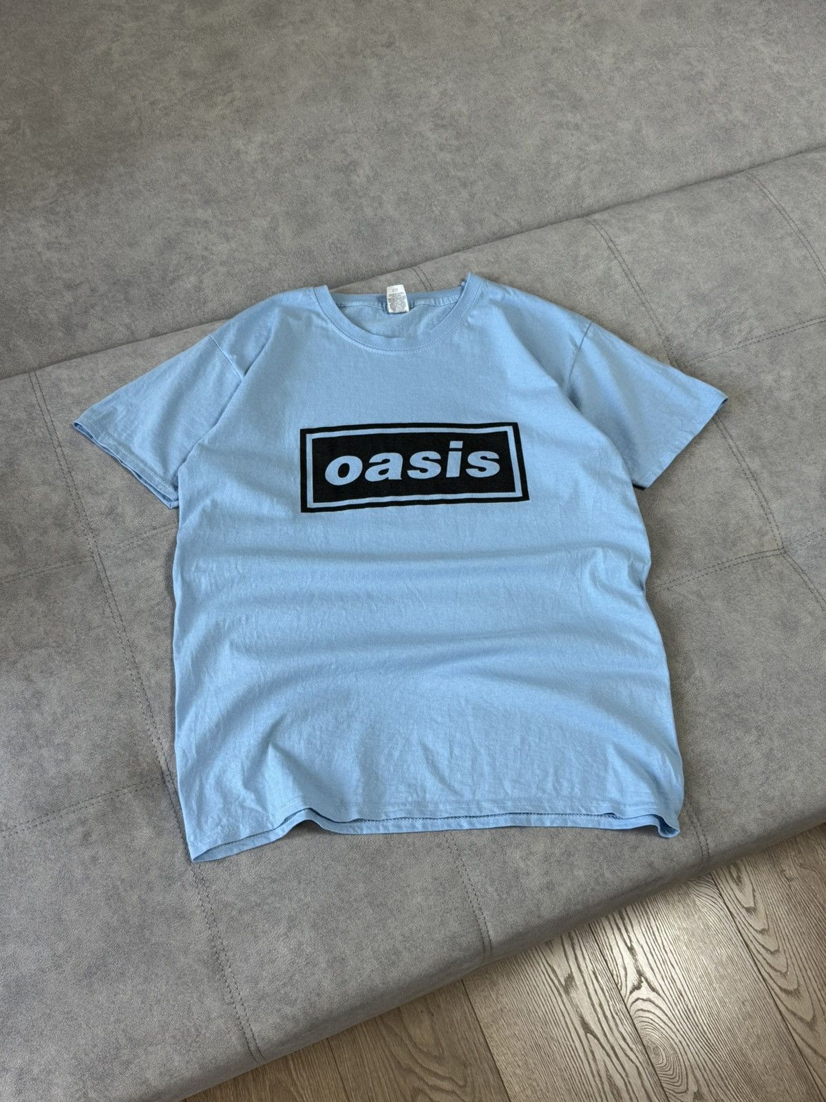 Band Tees Oasis Definitely Maybe Blue Box Logo T-Shirt Men's M Size Size US M / EU 48-50 / 2 - 1 Thumbnail