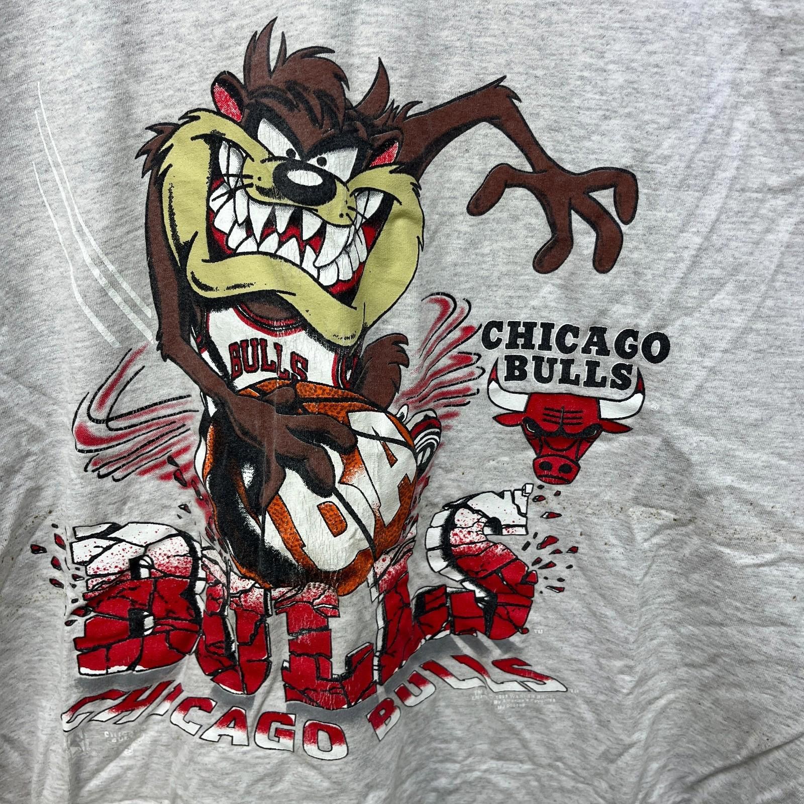 Vintage Vintage 90s Taz Chicago Bulls T Shirt Jersey XL Size US XL / EU 56 / 4 - 2 Thumbnail