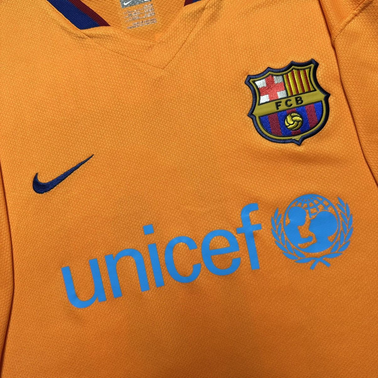 Nike BARCELONA NIKE 2007/2008 FOOTBALL AWAY JERSEY #10 RONALDINHO Size US L / EU 52-54 / 3 - 6 Thumbnail