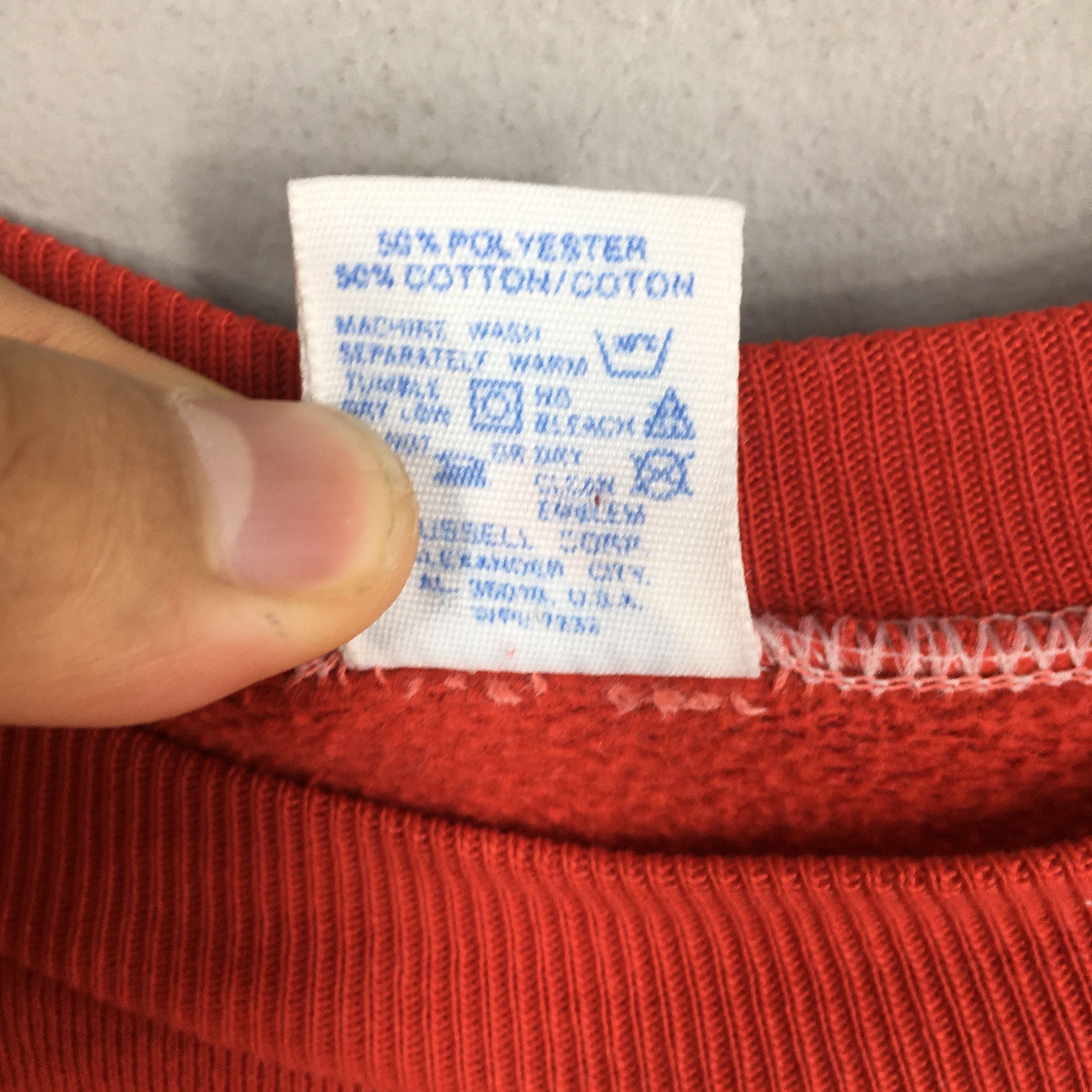 Russell Athletic × Vintage Vintage 90s Russell Athletic Plain Red Sweatshirt Medium Size US M / EU 48-50 / 2 - 6 Thumbnail