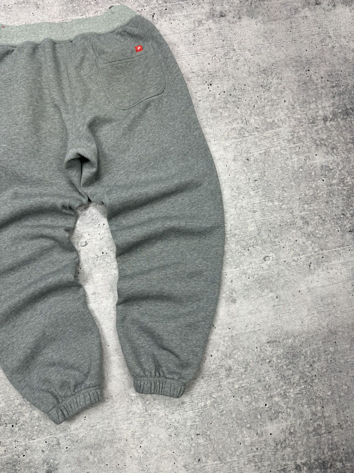 Nike Vintage Nike 90’s Y2K Style Swoosh Logo Sweatpants Joggers Size US 32 / EU 48 - 19 Thumbnail