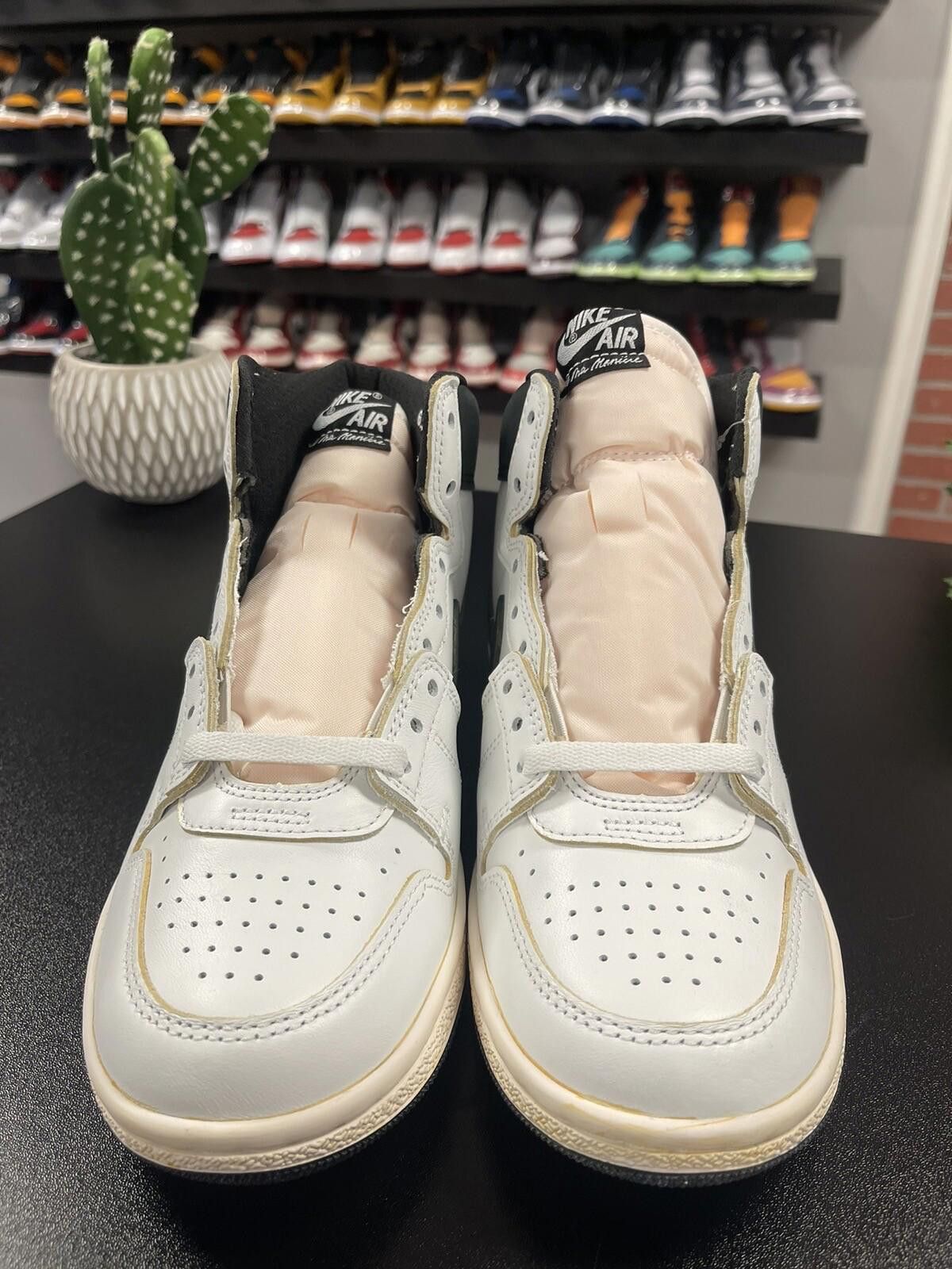 Jordan Brand Size 6.5 - Air Jordan Air Ship x A Ma Maniere White/Black Size US 6.5 / EU 39-40 - 2 Thumbnail