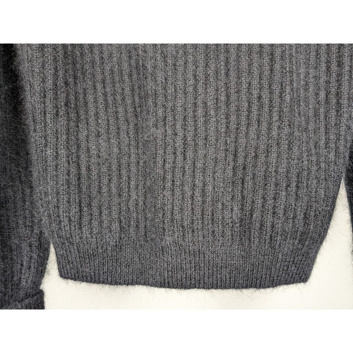 Tom Ford o1rshd1 CC20 Cardigan in Gray Size US M / EU 48-50 / 2 - 13 Thumbnail