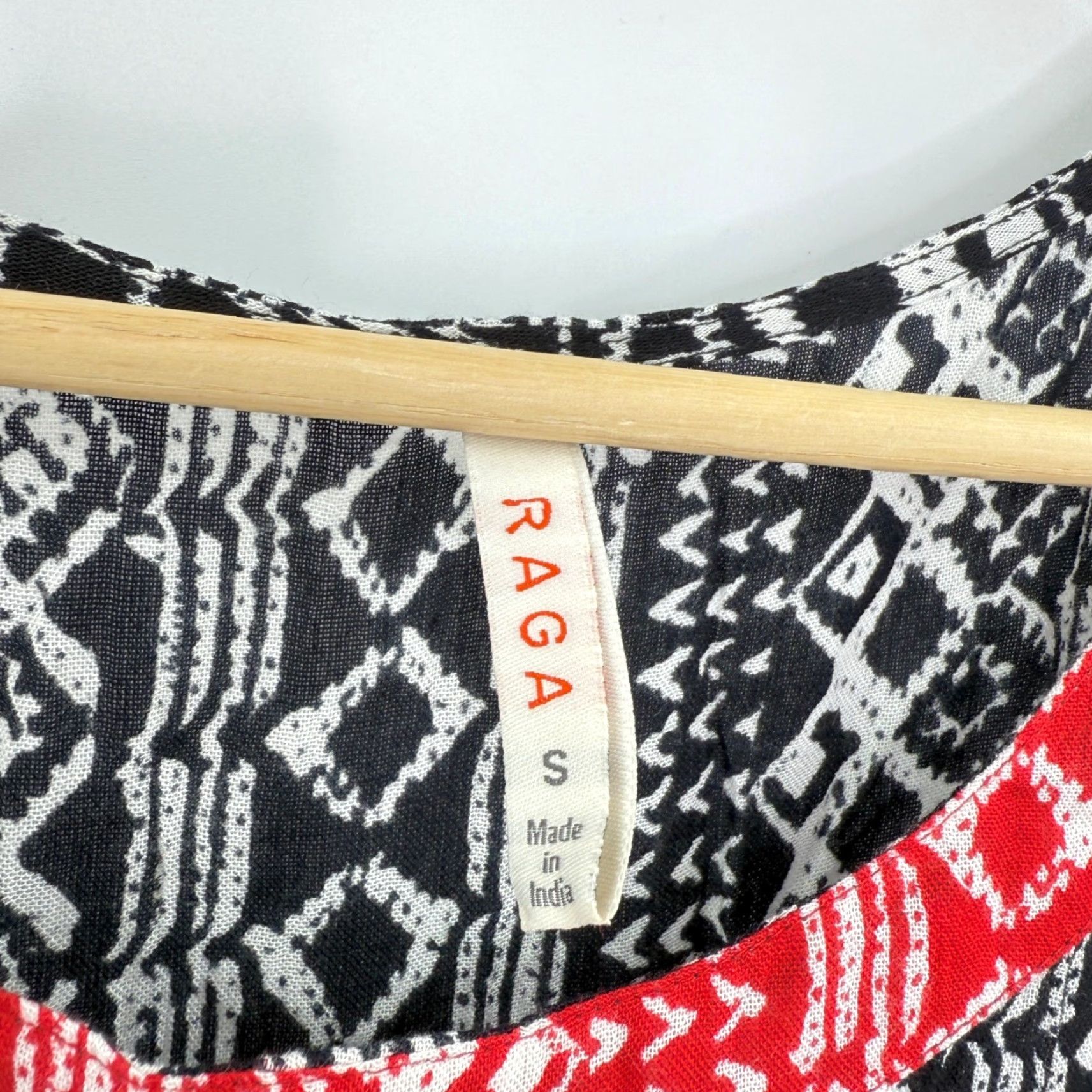 Vintage RAGA Black White Red Tribal Print Maxi Dress Boho Festival Size S Womens Sleeveless V-Neck Empire Waist Geometric Pattern Midi/Sundress Casual Summer Size S / US 4 / IT 40 - 3 Thumbnail