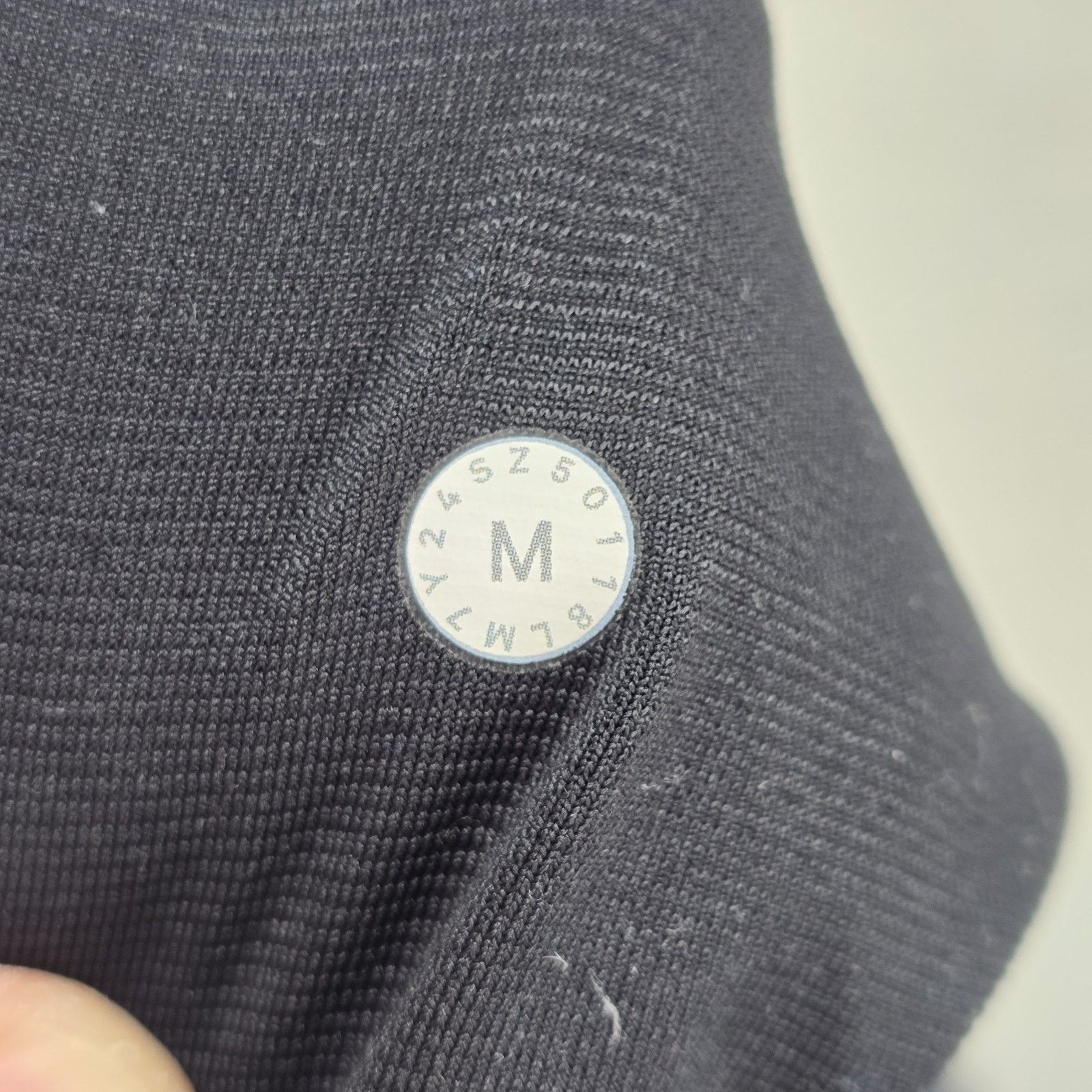Lululemon Lululemon T.H.E. Short 9 Lux LM7Y24S Size Medium Active Size US 30 / EU 46 - 4 Thumbnail