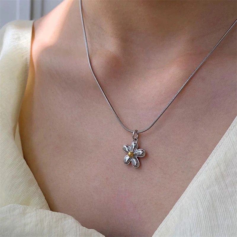 Other Fashion Sweet Cool Flower Pendant Necklaces Size ONE SIZE - 3 Thumbnail