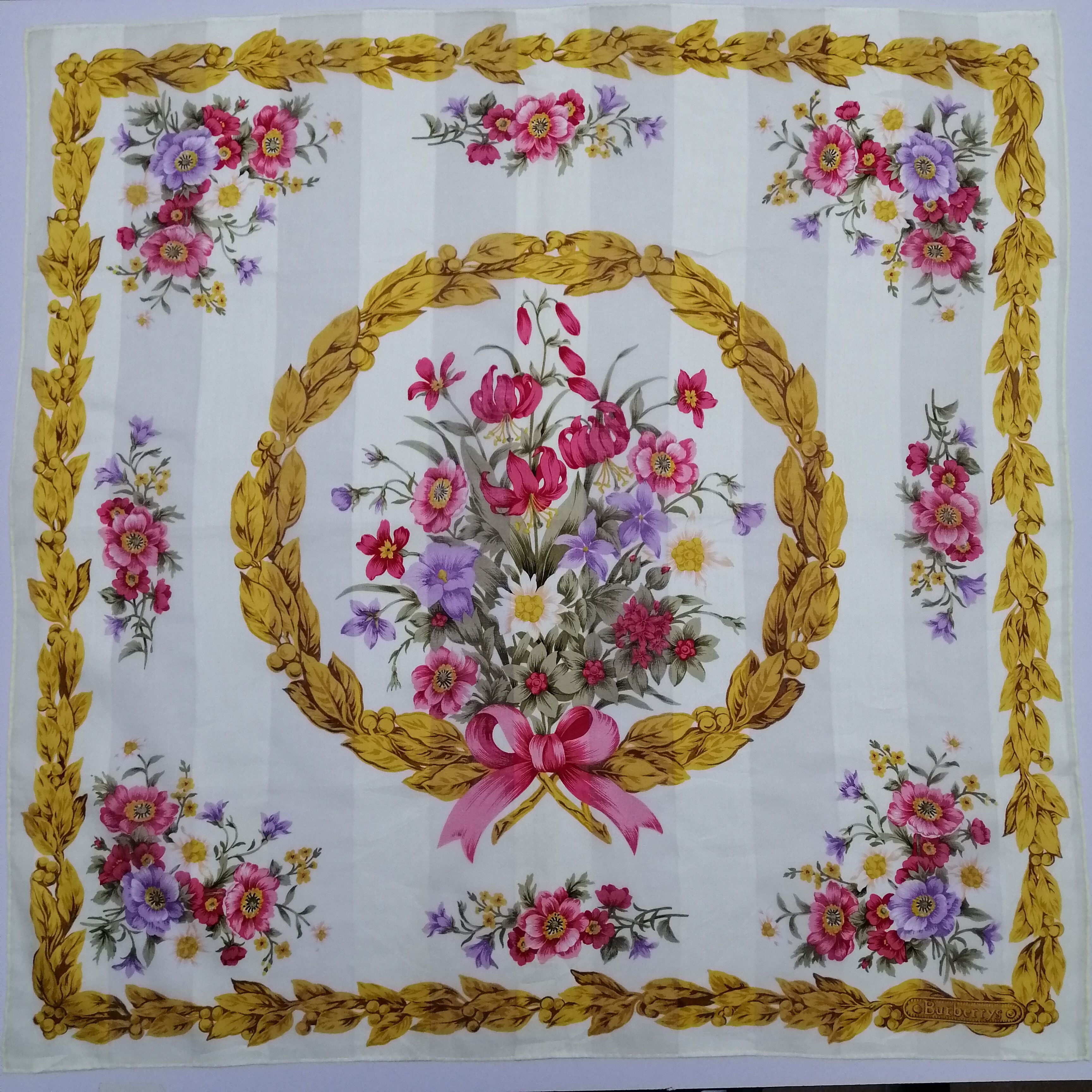 Burberry Burberry Handkerchief/Neckerchief/Bandana-KD2284 Size ONE SIZE - 2 Thumbnail