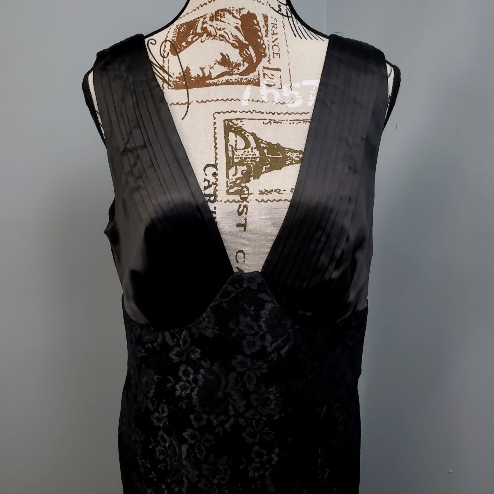 Vintage Starzz Women 12 Black Lace Pintuck Straps Deep V Neck Maxi Dress Size XL / US 12-14 / IT 48-50 - 6 Thumbnail