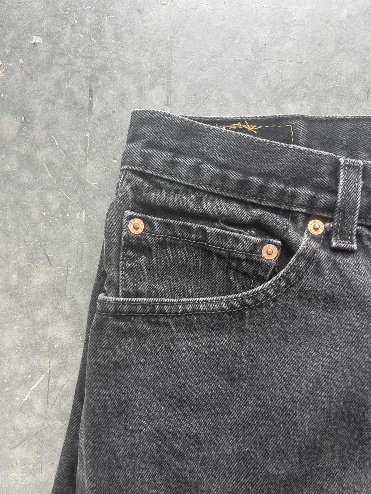 Levi's × Vintage Vintage Y2K Levi’s 550 Faded Black Denim Jeans 36x32 Size US 36 / EU 52 - 2 Thumbnail