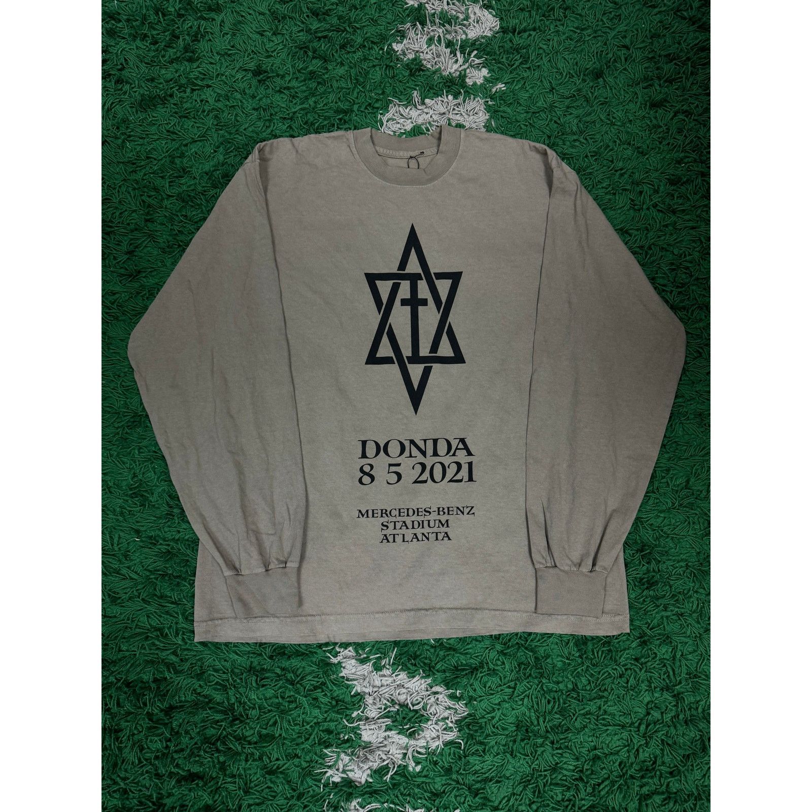 Other YZY Donda Benz Stadium LS Used OSFM Size US L / EU 52-54 / 3 - 1 Thumbnail