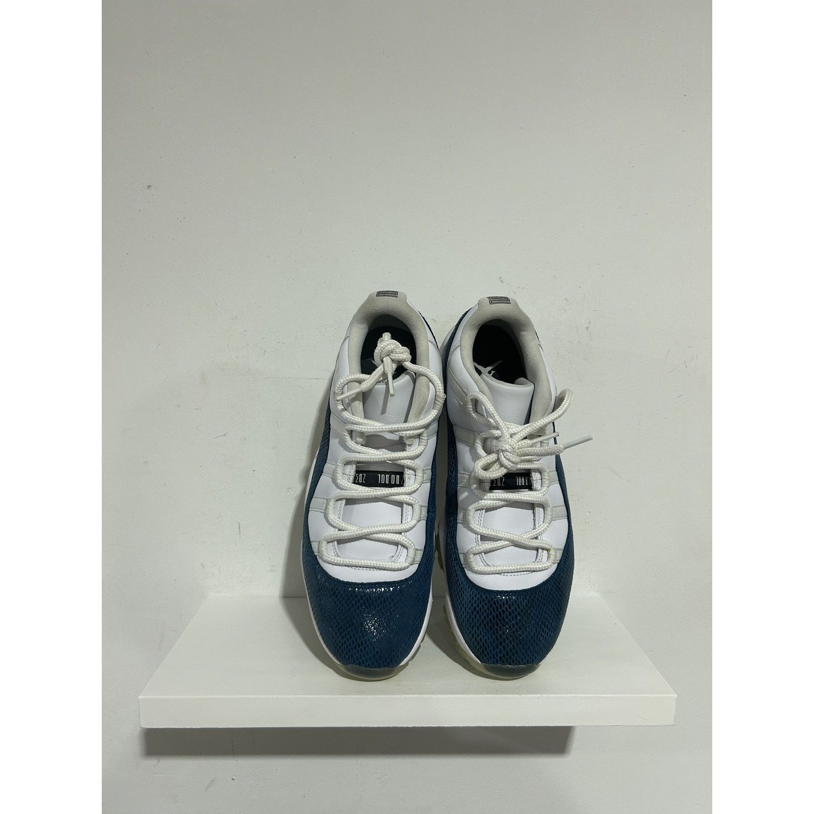 Jordan Brand JORDAN 11 LOW SNAKE SKIN 2019 SIZE 12 PREOWNED Size US 12 / EU 45 - 3 Thumbnail