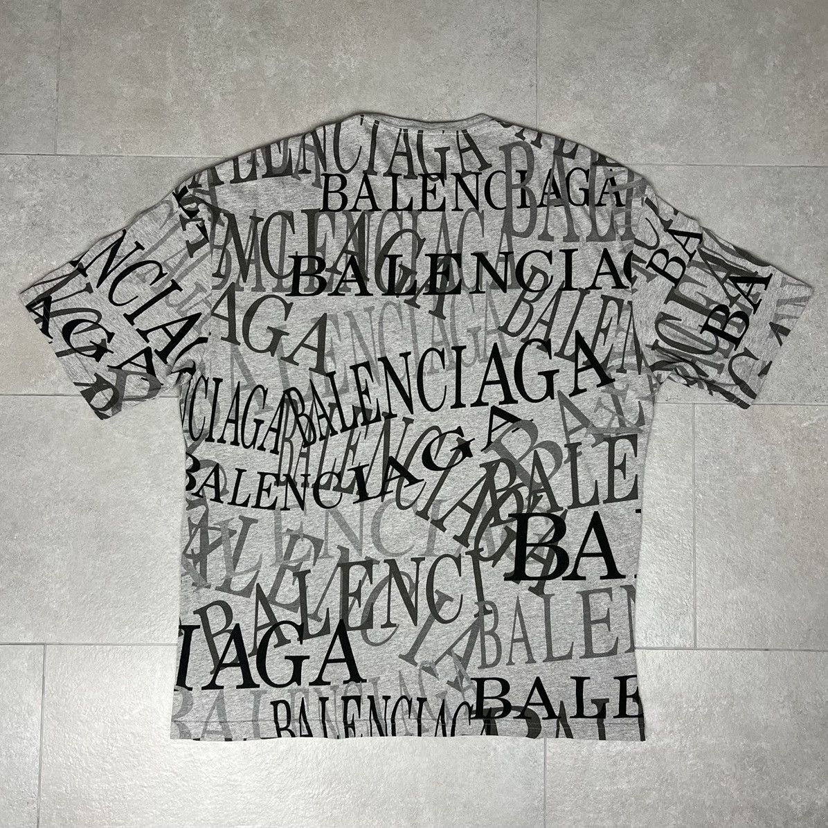 Balenciaga Balenciaga Embroidered All Over Logo Grey T-Shirt Size US S / EU 44-46 / 1 - 2 Thumbnail