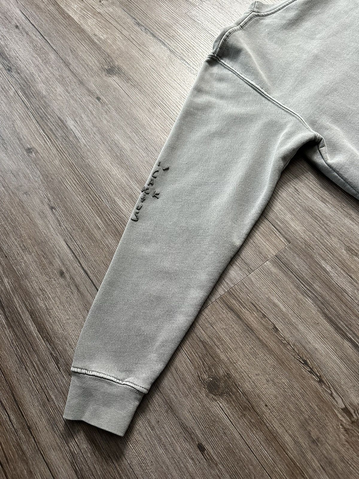 Playstation × Travis Scott 😵‍💫Travis Scott😵‍💫 PlayStation Crewneck Sweatshirt Size Medium Size US M / EU 48-50 / 2 - 11 Thumbnail