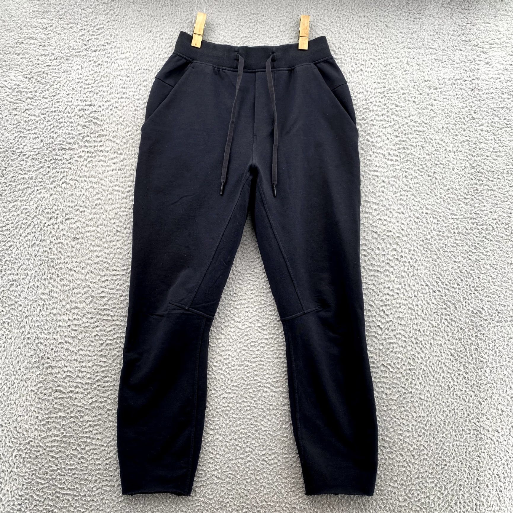 Lululemon Lululemon Jogger Women XS Black Sweat Pants Crop Ankle Gorpcore Athleisure Sport Size 26" / US 2 / IT 38 - 2 Thumbnail