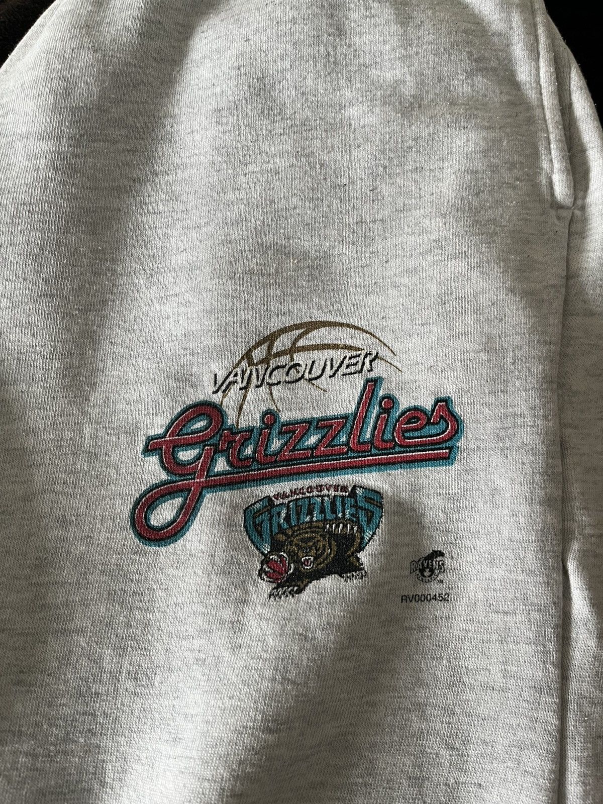 NBA × Vintage Vintage Vancouver Grizzlies sweatpants Raven’s Athletics Size US 30 / EU 46 - 2 Thumbnail