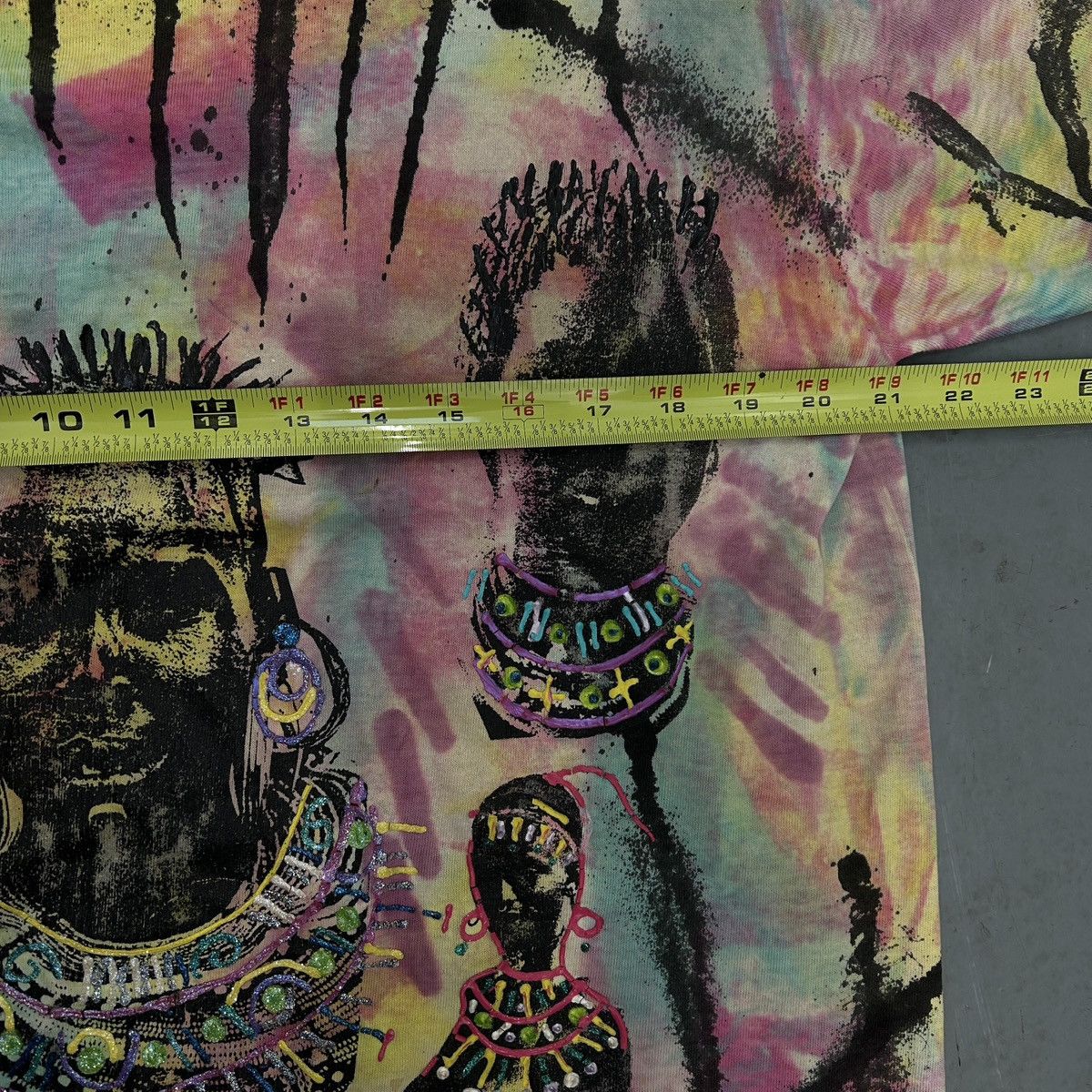 Vintage 1993 Hand-Painted African Tribal Art Tie-Dye Tee Size US XL / EU 56 / 4 - 6 Thumbnail
