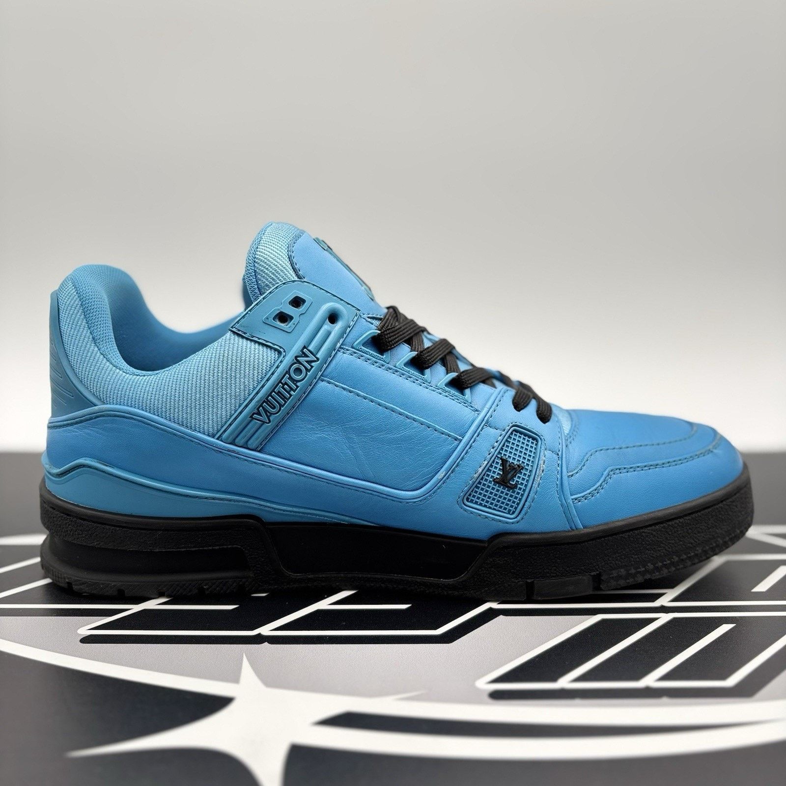 Louis Vuitton (8-8.5 US) Louis Vuitton Trainer ' Blue Black ' | GOOD COND! Size US 8.5 / EU 41-42 - 13 Thumbnail