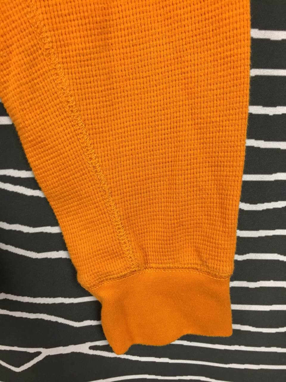 American Eagle Outfitters American Eagle Waffle Knit Thermal Henley Long Sleeve Tee Size US S / EU 44-46 / 1 - 4 Thumbnail