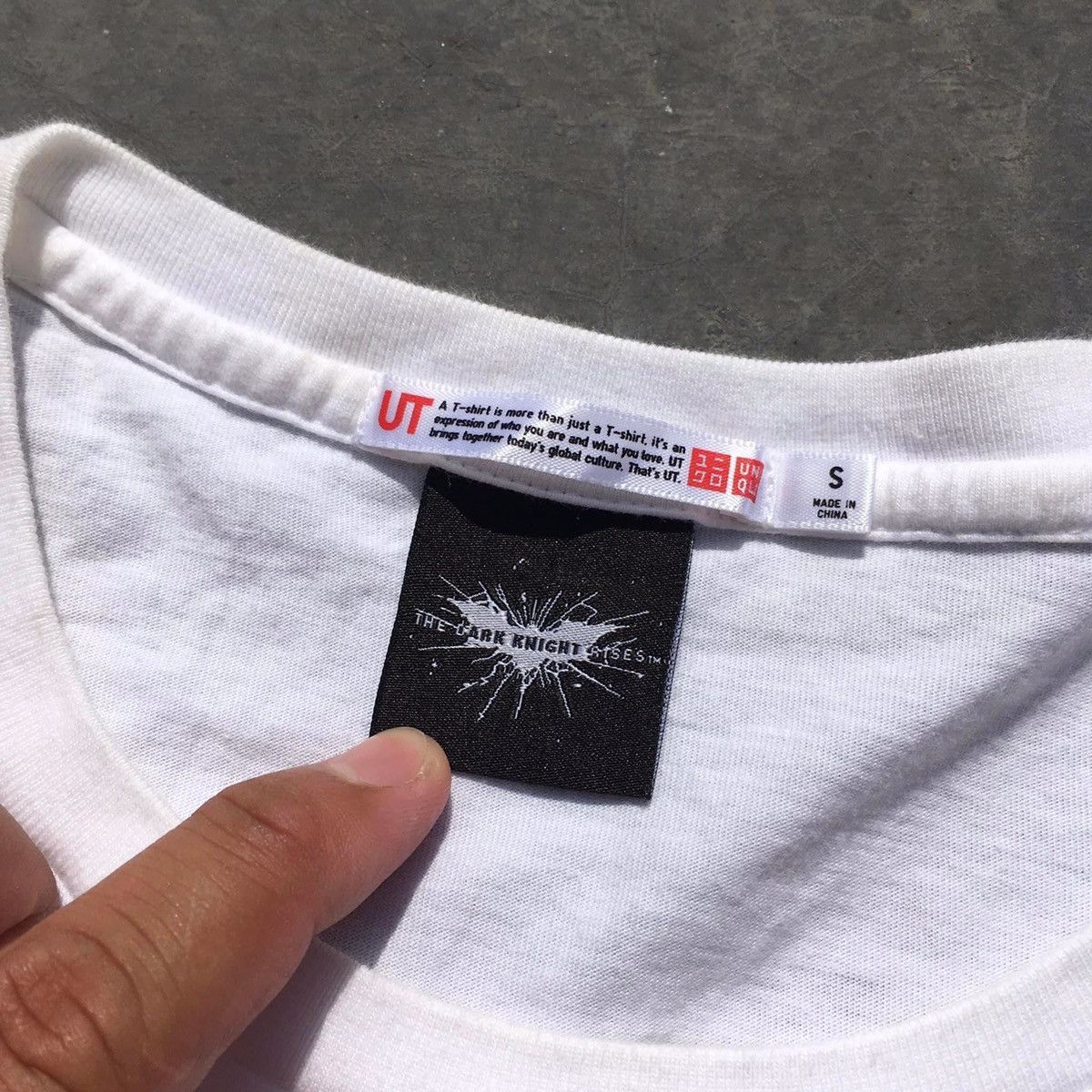Uniqlo RARE ‼️ Batman Size US S / EU 44-46 / 1 - 4 Thumbnail