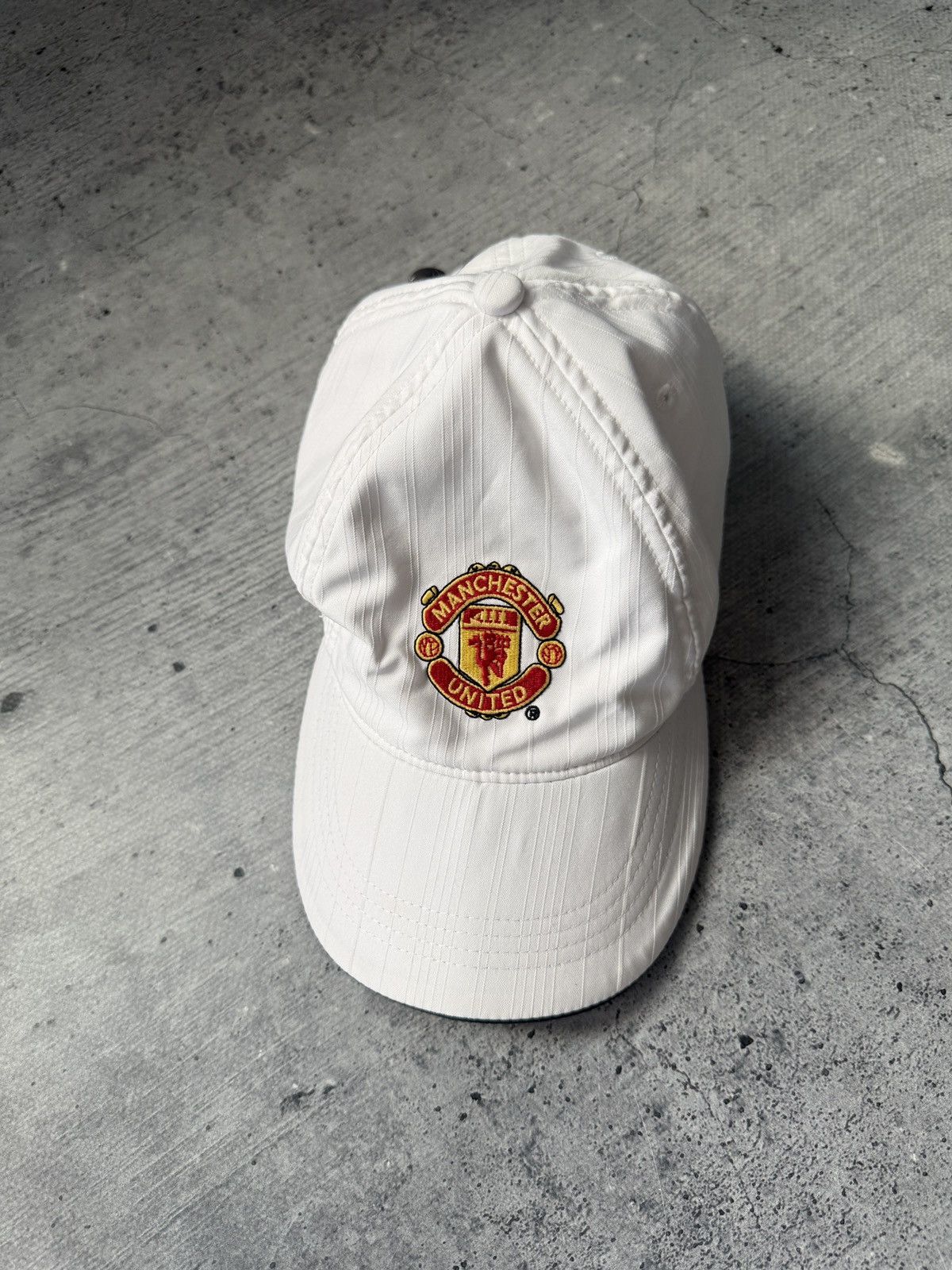 Nike Vintage Nike Manchester United Hat Cap Size ONE SIZE - 4 Thumbnail