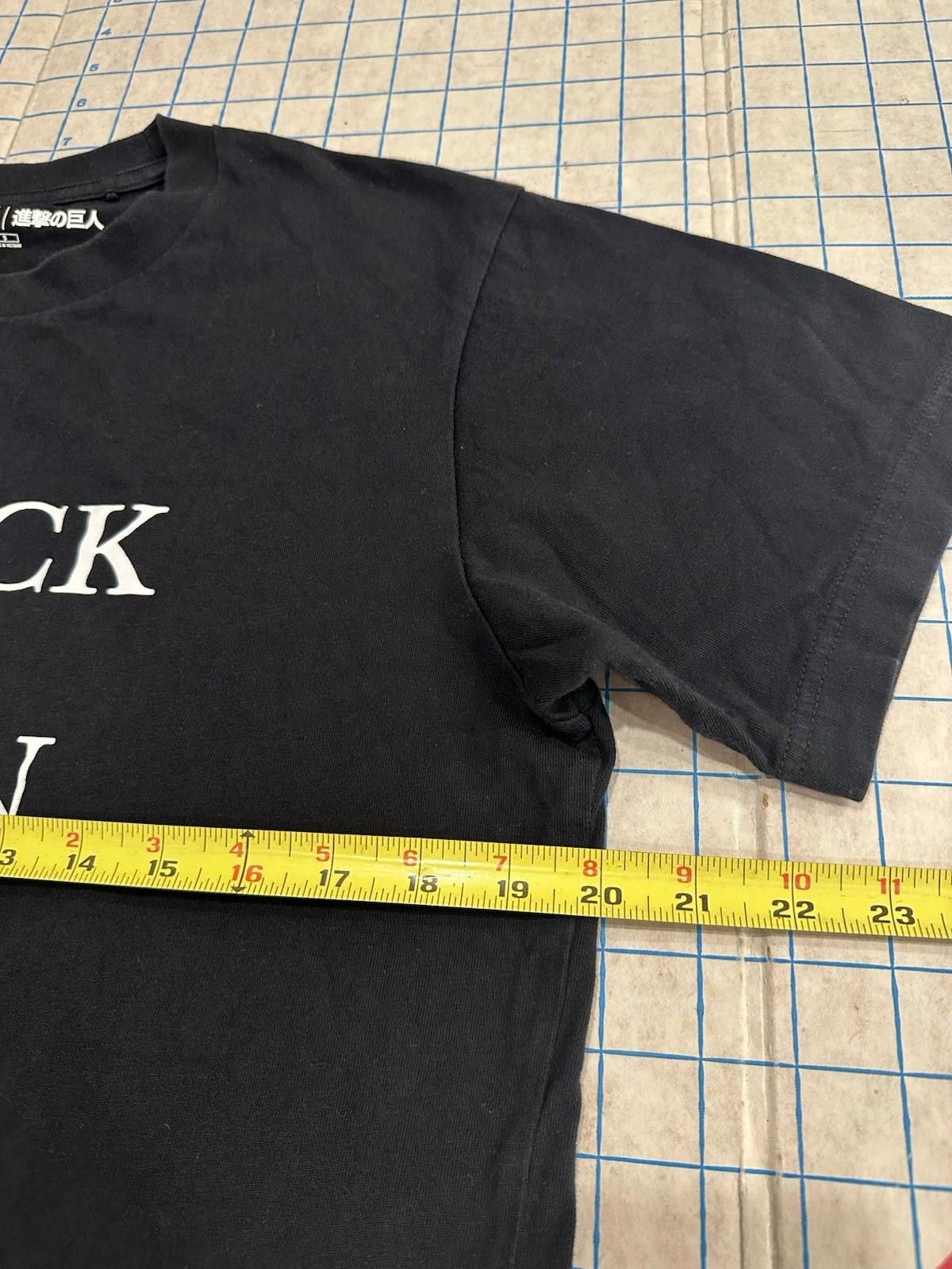 Uniqlo Uniqlo Japan Attack on Titan Shirt Black Small AOT Size US S / EU 44-46 / 1 - 6 Thumbnail