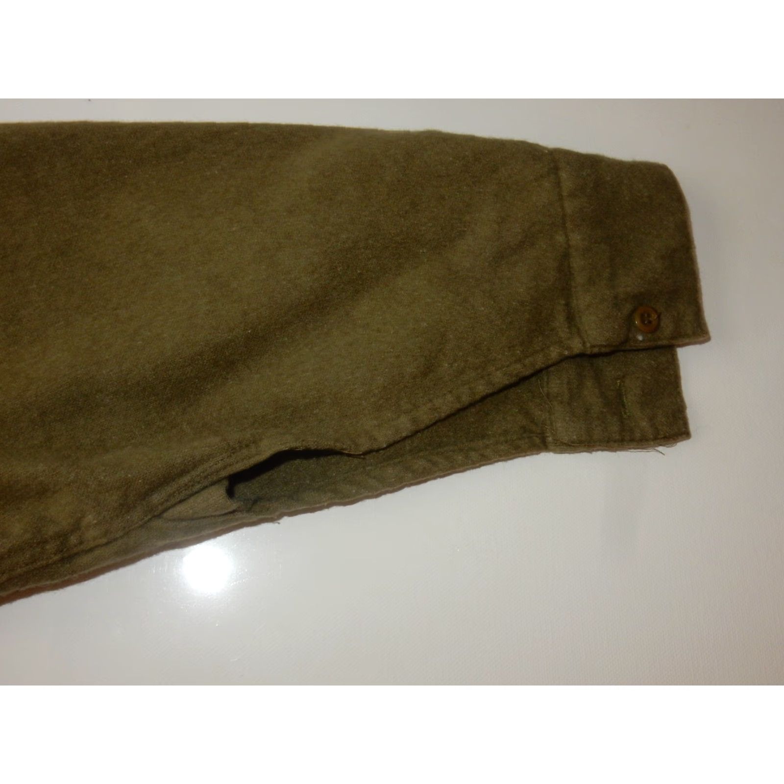 J.Crew VTG Men's Button-Up Shirt Size 14.5-30 Wool Military Green Long Sleeve JCrew Solid Everyday Wear Mens Size US S / EU 44-46 / 1 - 2 Thumbnail