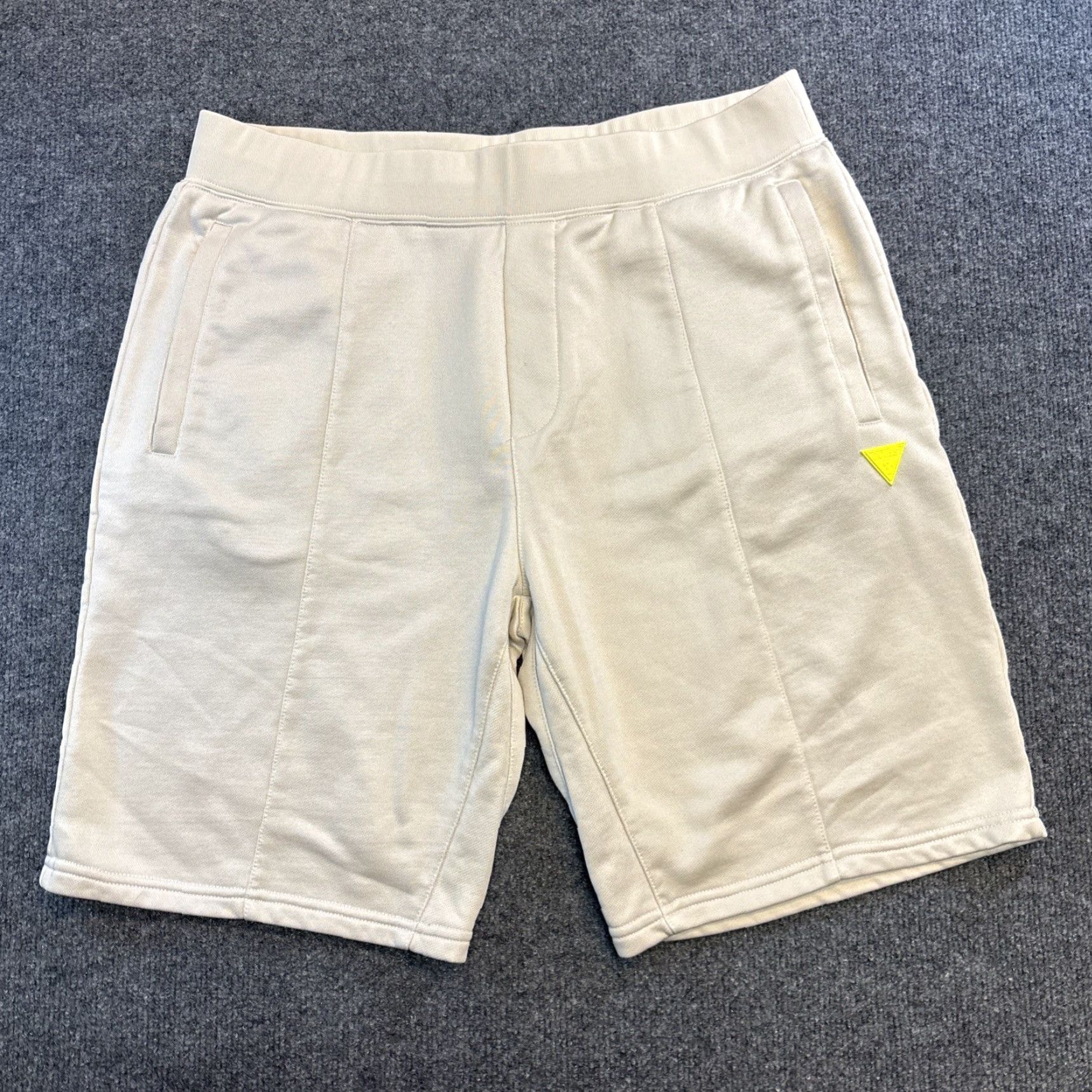 Guess GUESS Sweat Shorts Jersey Beige XL Drawstring Flat Front Pockets Activewear Mens Size US XL / EU 56 / 4 - 3 Thumbnail