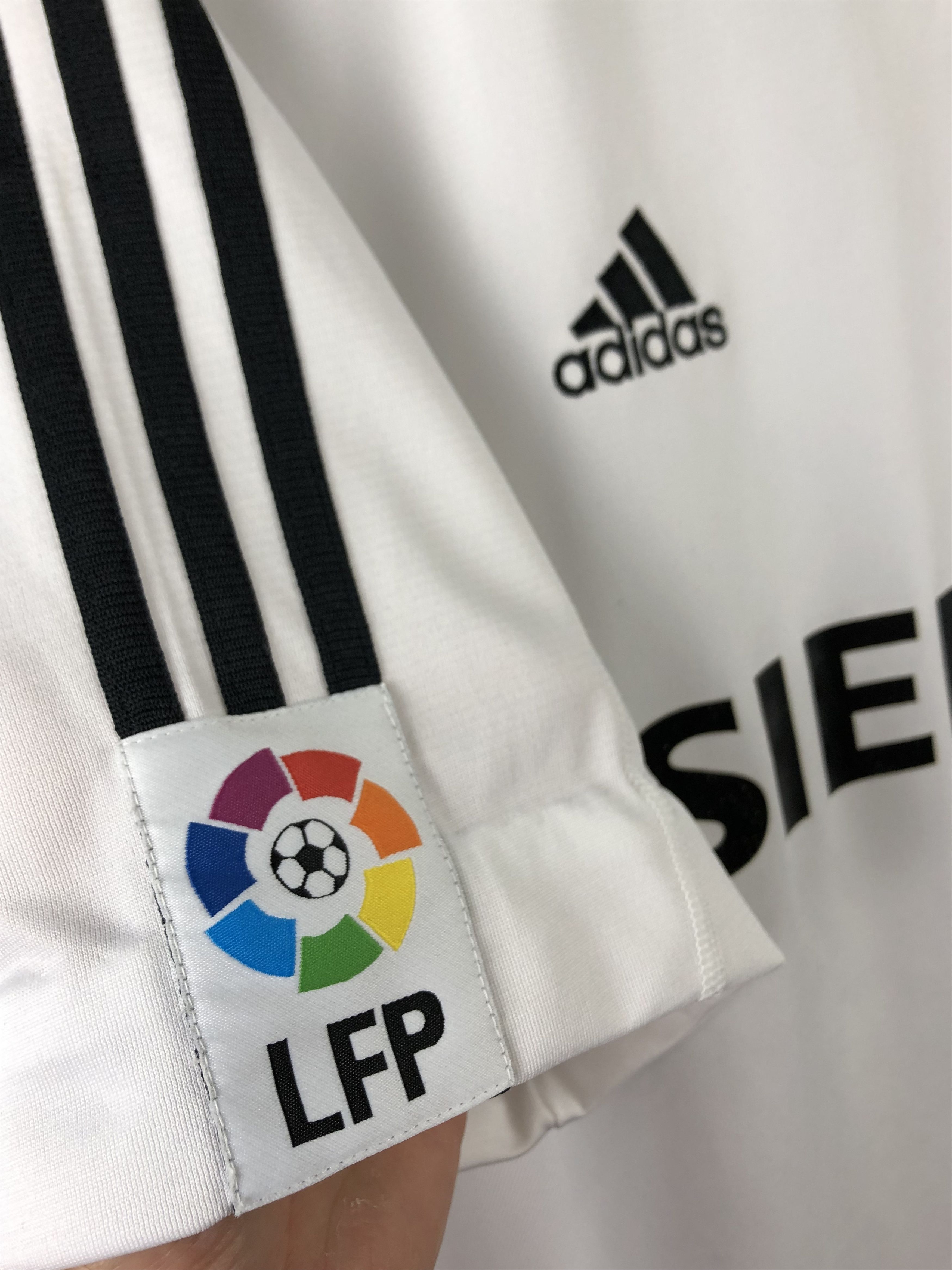 Adidas Real Madrid football shirt Soccer #10 Robinho Jersey Tee Size US XL / EU 56 / 4 - 7 Thumbnail