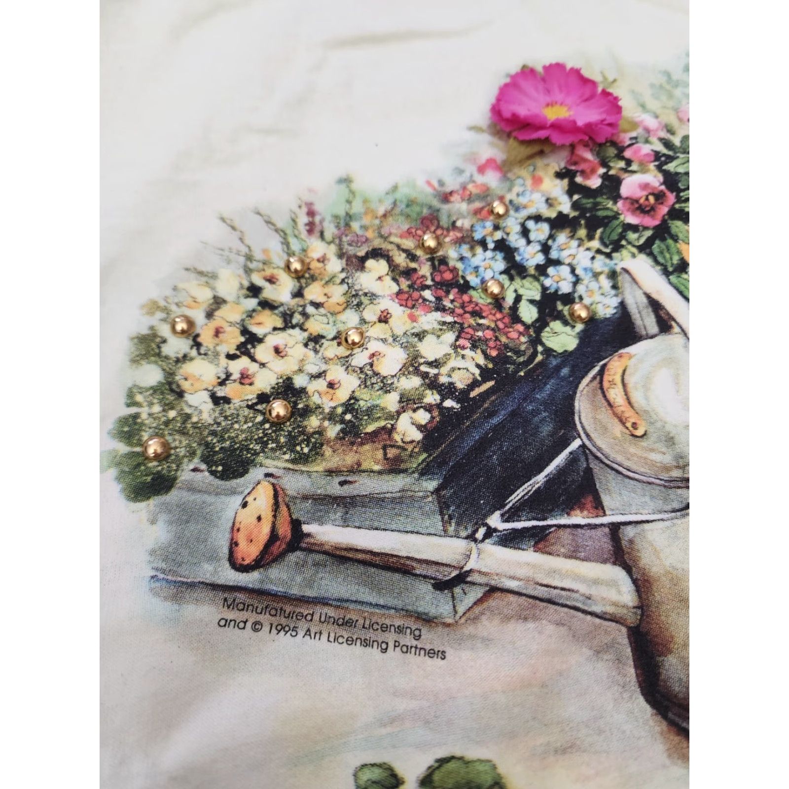 Vintage VINTAGE P.G.B Women's T-Shirt Casual Short Sleeve Cotton Yellow Art Retro Desert Cactus 90s M Size M / US 6-8 / IT 42-44 - 6 Thumbnail